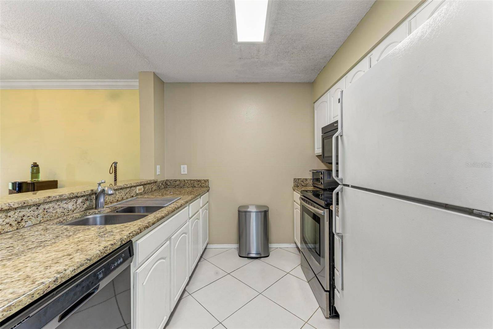 Clearwater, FL 33762,2400 FEATHER SOUND DR #215