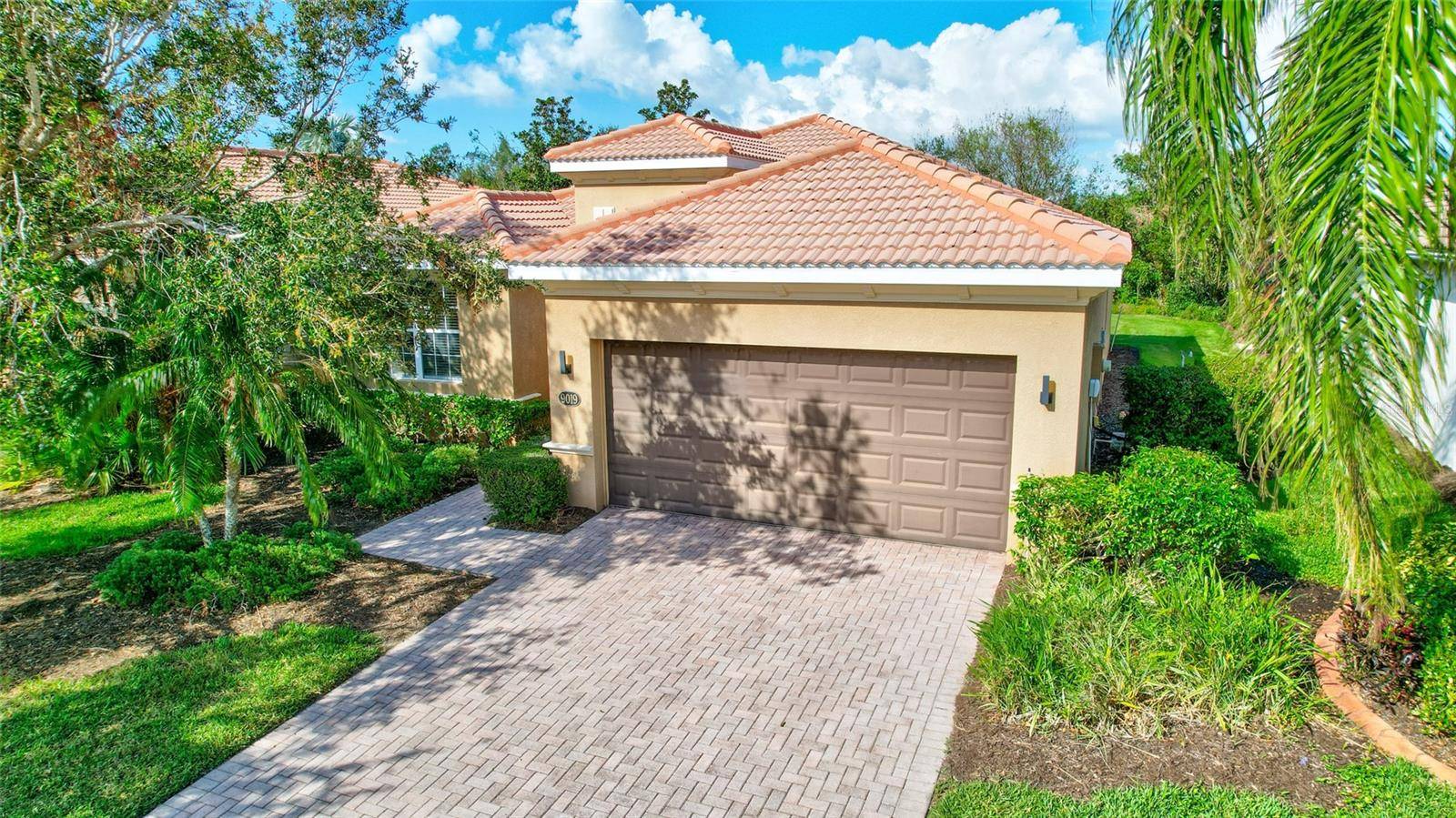 Bradenton, FL 34212,9019 HERITAGE SOUND DR