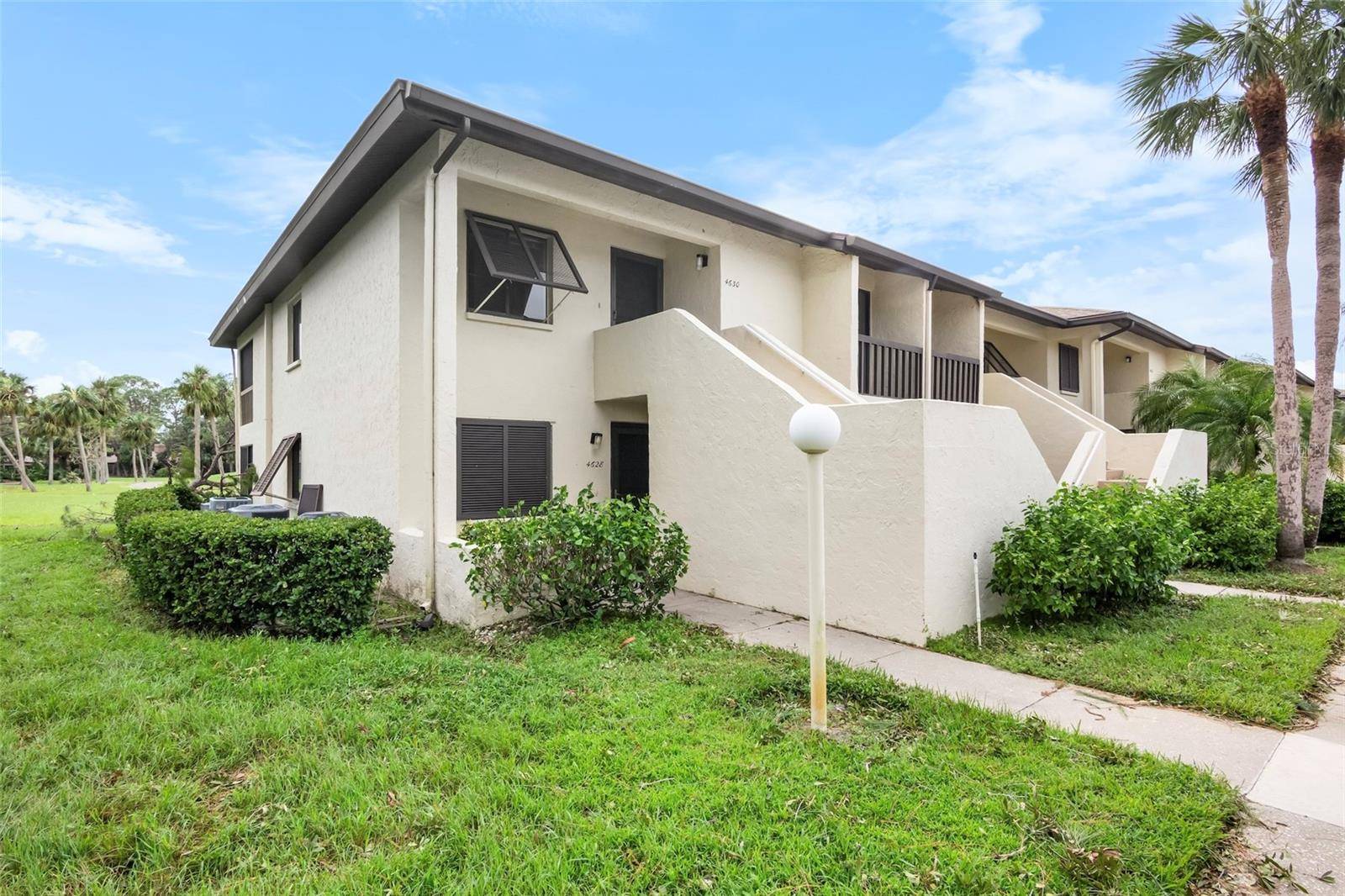 Sarasota, FL 34235,4630 LONGWATER CHASE #90