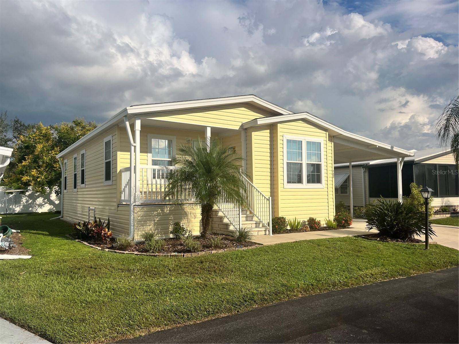Bradenton, FL 34203,5316 53RD AVE E #F17