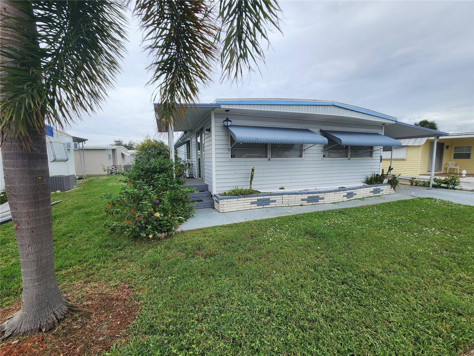 Bradenton, FL 34207,5317 CHATEAU LN