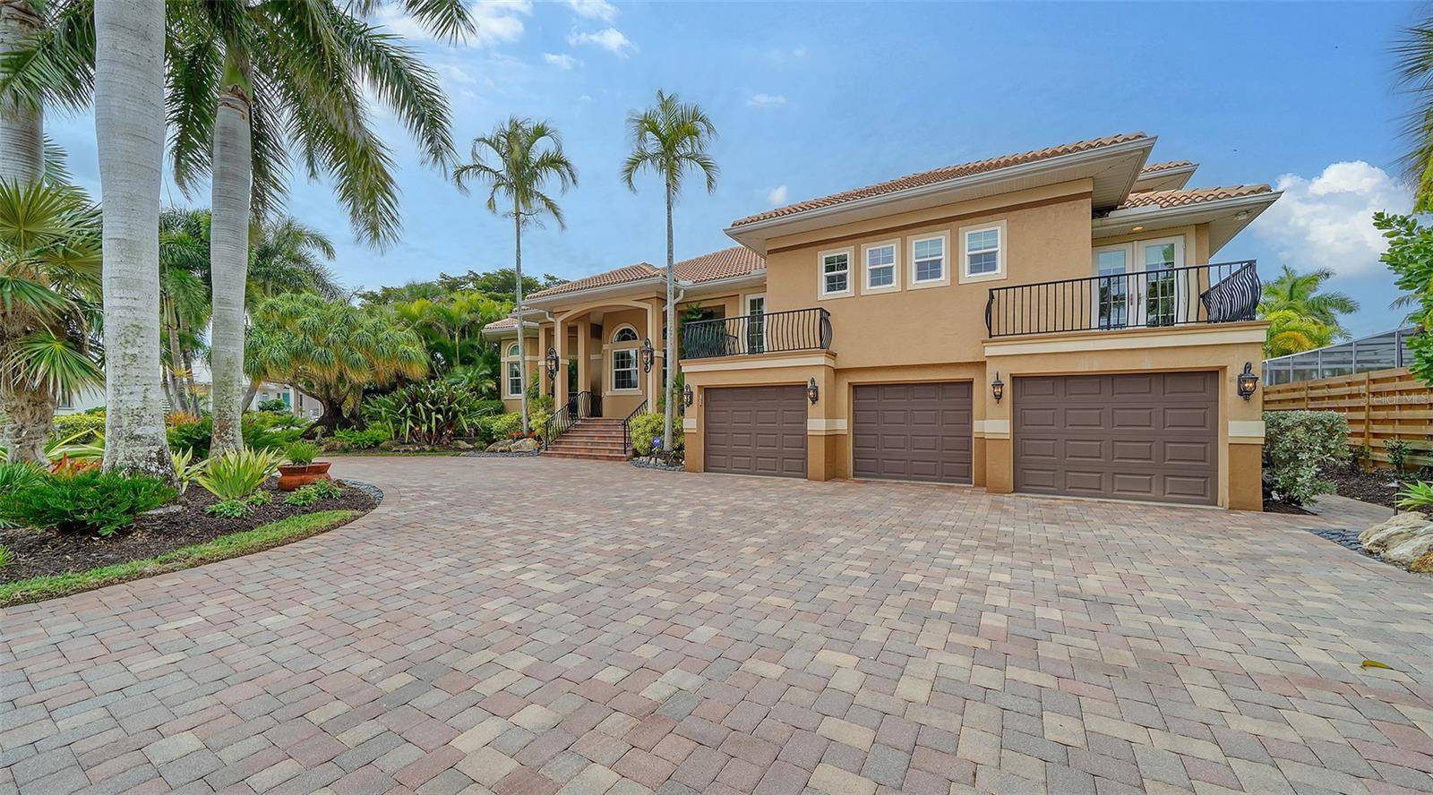 Sarasota, FL 34242,850 SIESTA KEY CIR