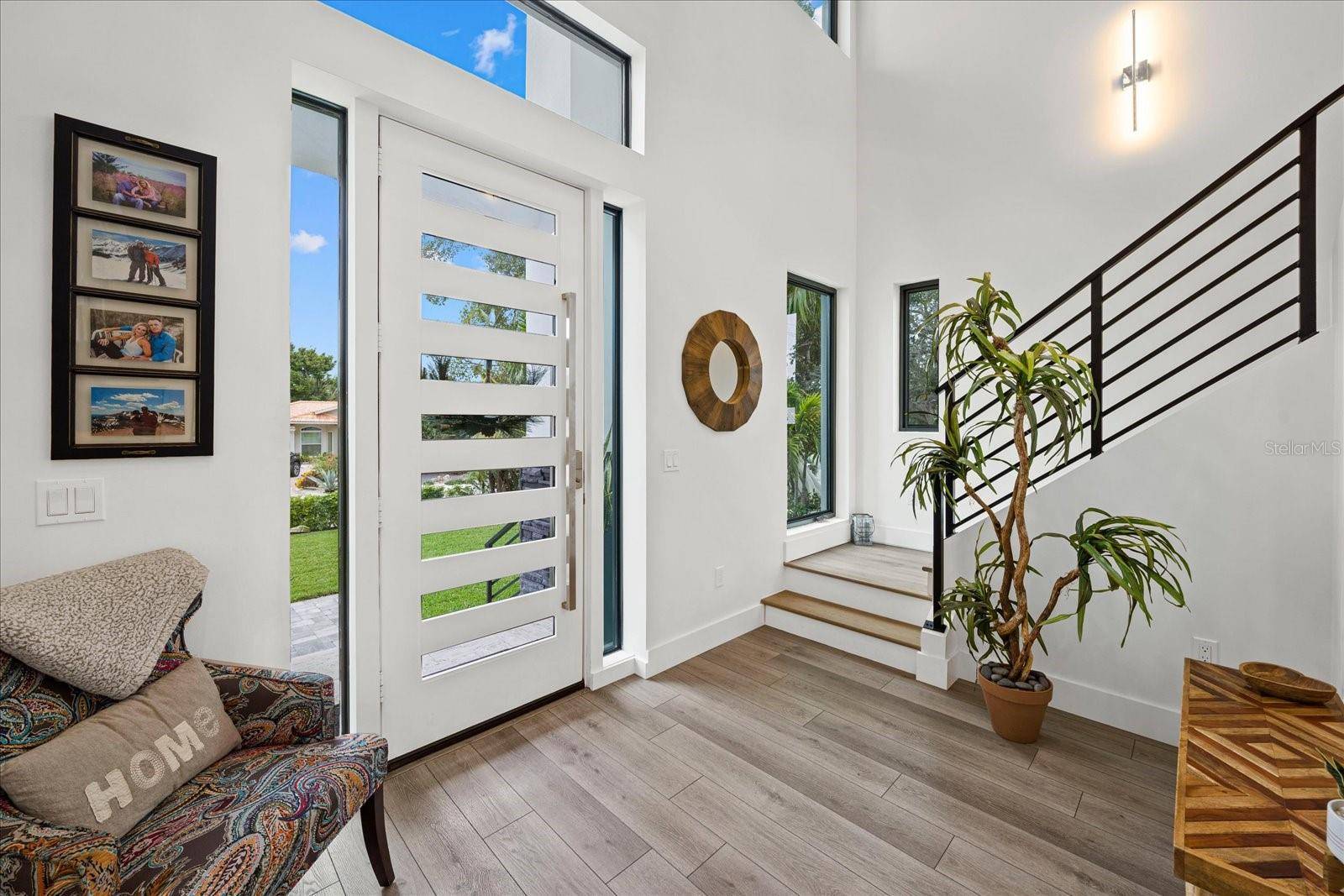 Sarasota, FL 34242,577 VENICE LN