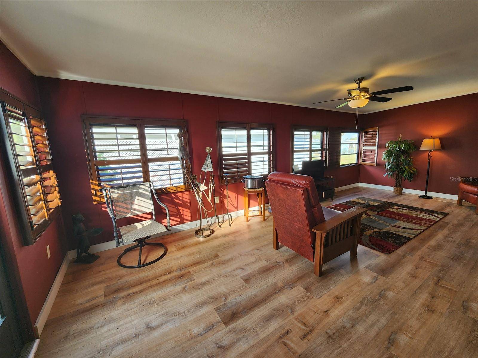 Sarasota, FL 34233,235 FREEPORT DR