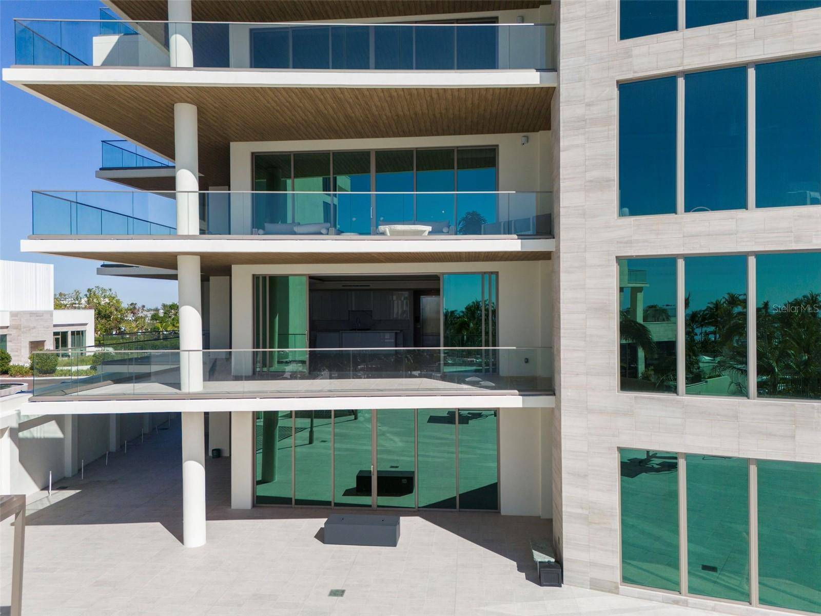 Longboat Key, FL 34228,1591 GULF OF MEXICO DRIVE #311