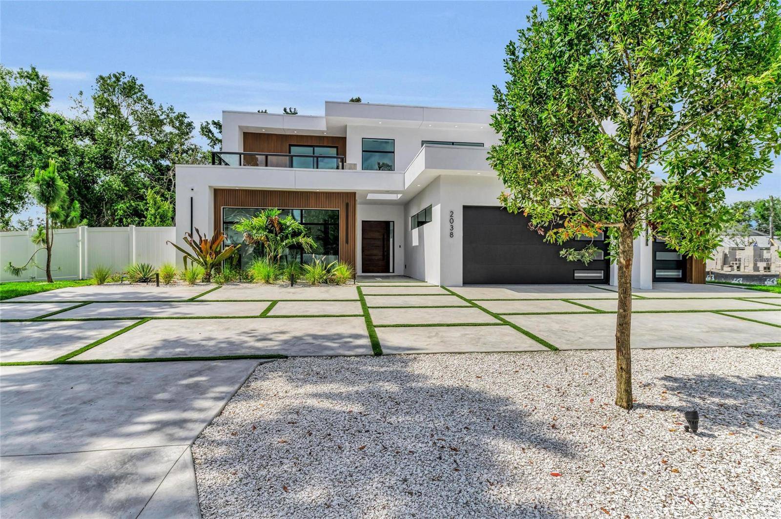 Sarasota, FL 34239,2038 DATURA ST
