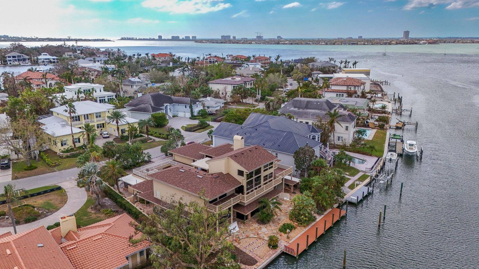 Sarasota, FL 34239,1348 HARBOR DR