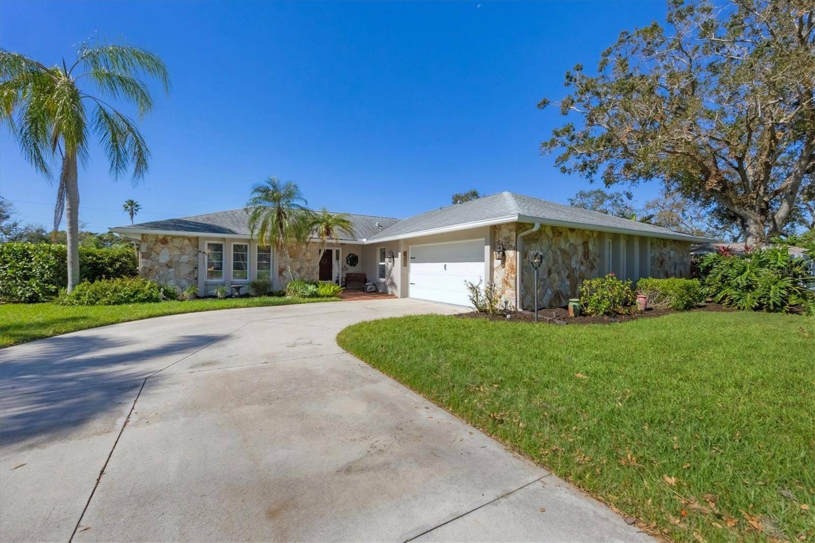 Sarasota, FL 34233,5666 BENEVA WOODS CIR