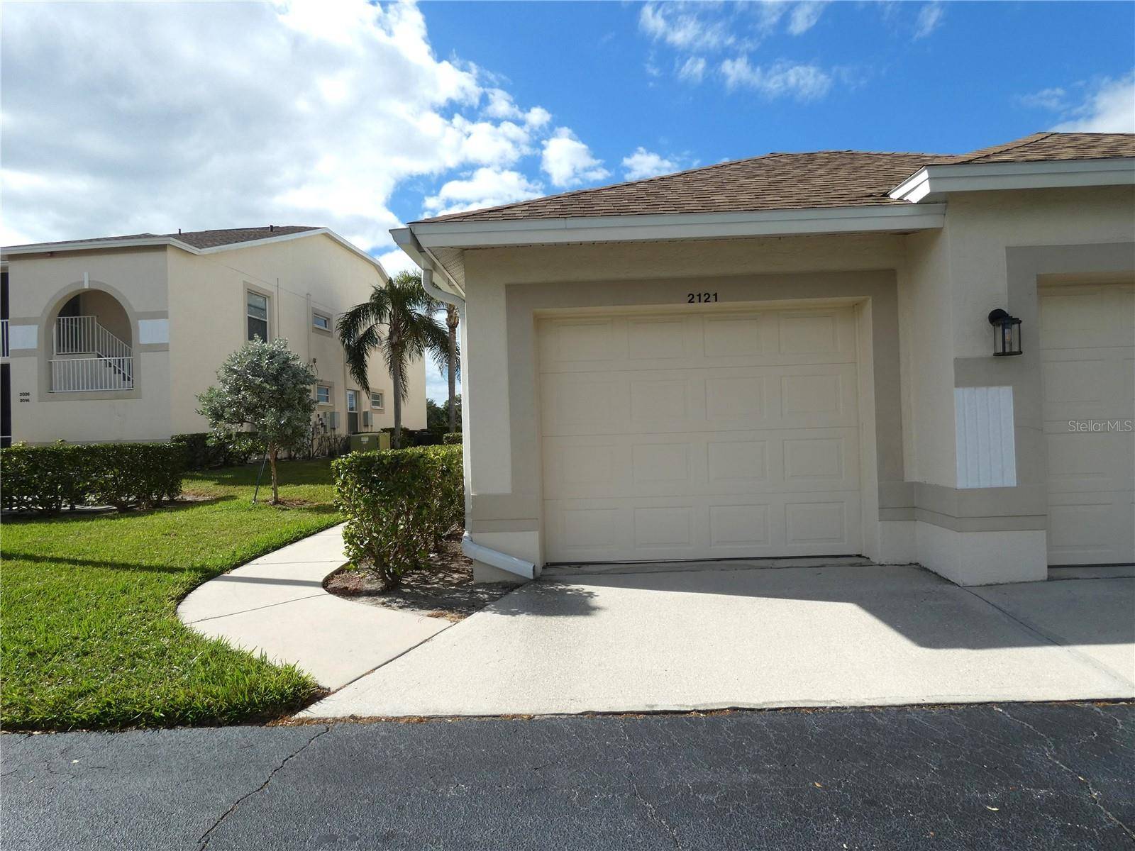 Sarasota, FL 34238,9480 HIGH GATE DR #2121