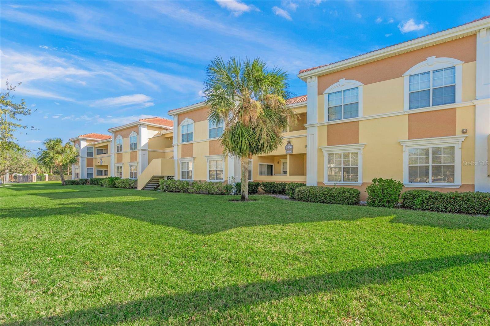 Sarasota, FL 34237,1050 VILLAGIO CIR #107