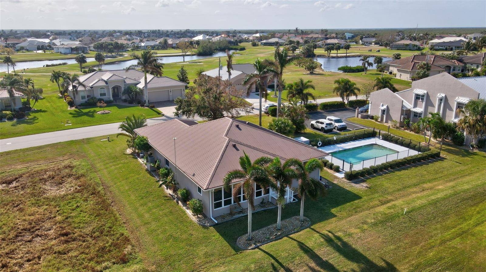 Punta Gorda, FL 33950,2080 PADRE ISLAND DR #211