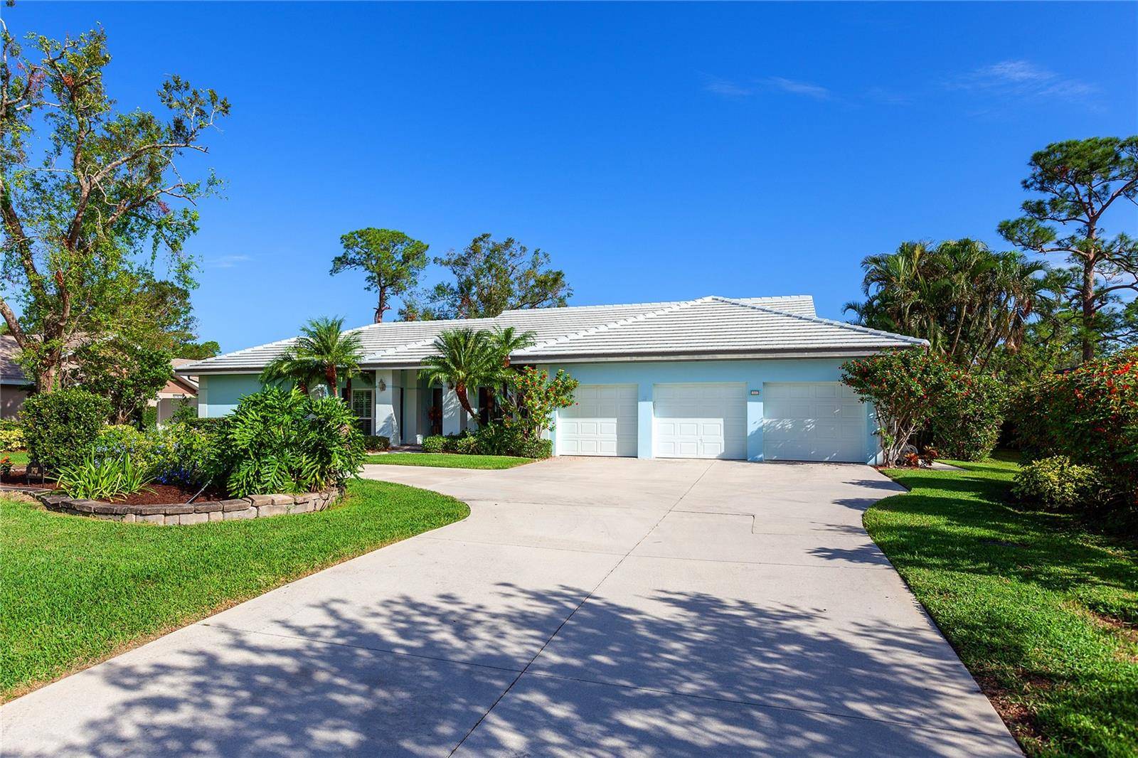 Sarasota, FL 34243,7917 BROADMOOR PINES BLVD