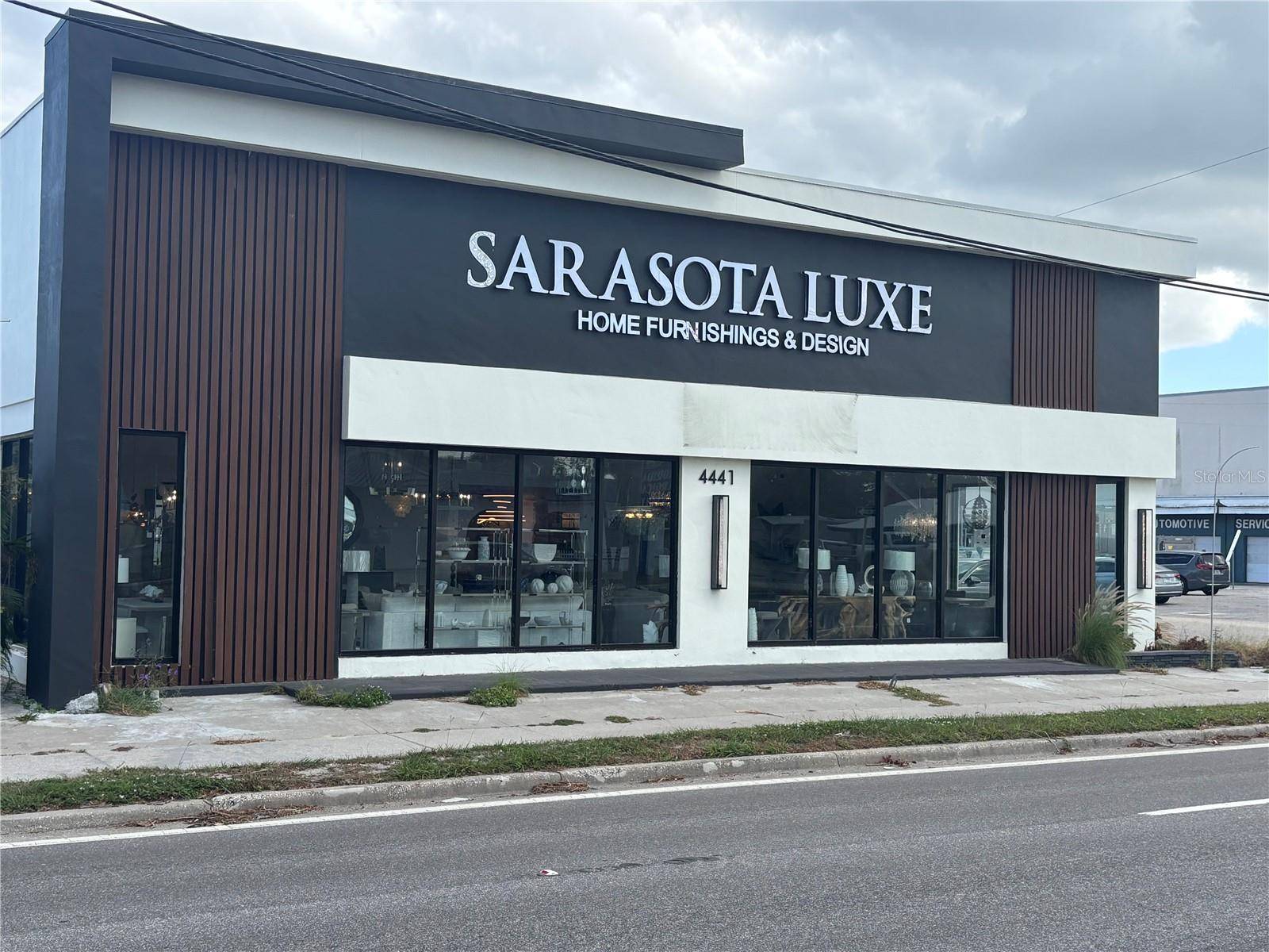 Sarasota, FL 34231,4441 S TAMIAMI TRL