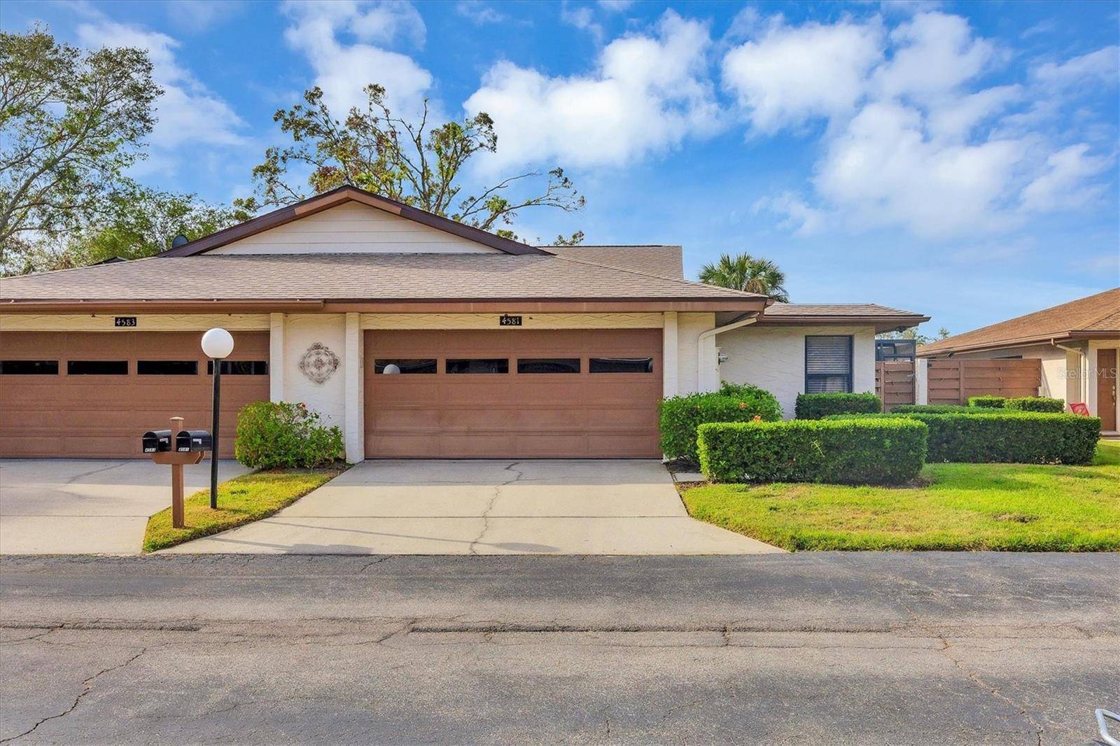 Sarasota, FL 34233,4581 ATWOOD CAY CIR #41