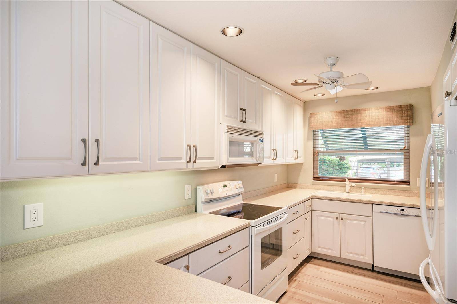 Sarasota, FL 34242,4660 OCEAN BLVD #G1