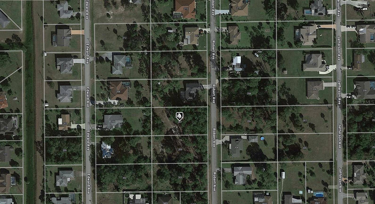 Lehigh Acres, FL 33936,207 ROBERT AVE