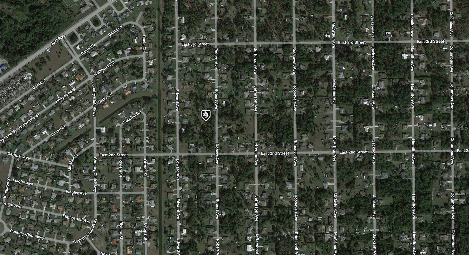 Lehigh Acres, FL 33936,207 ROBERT AVE