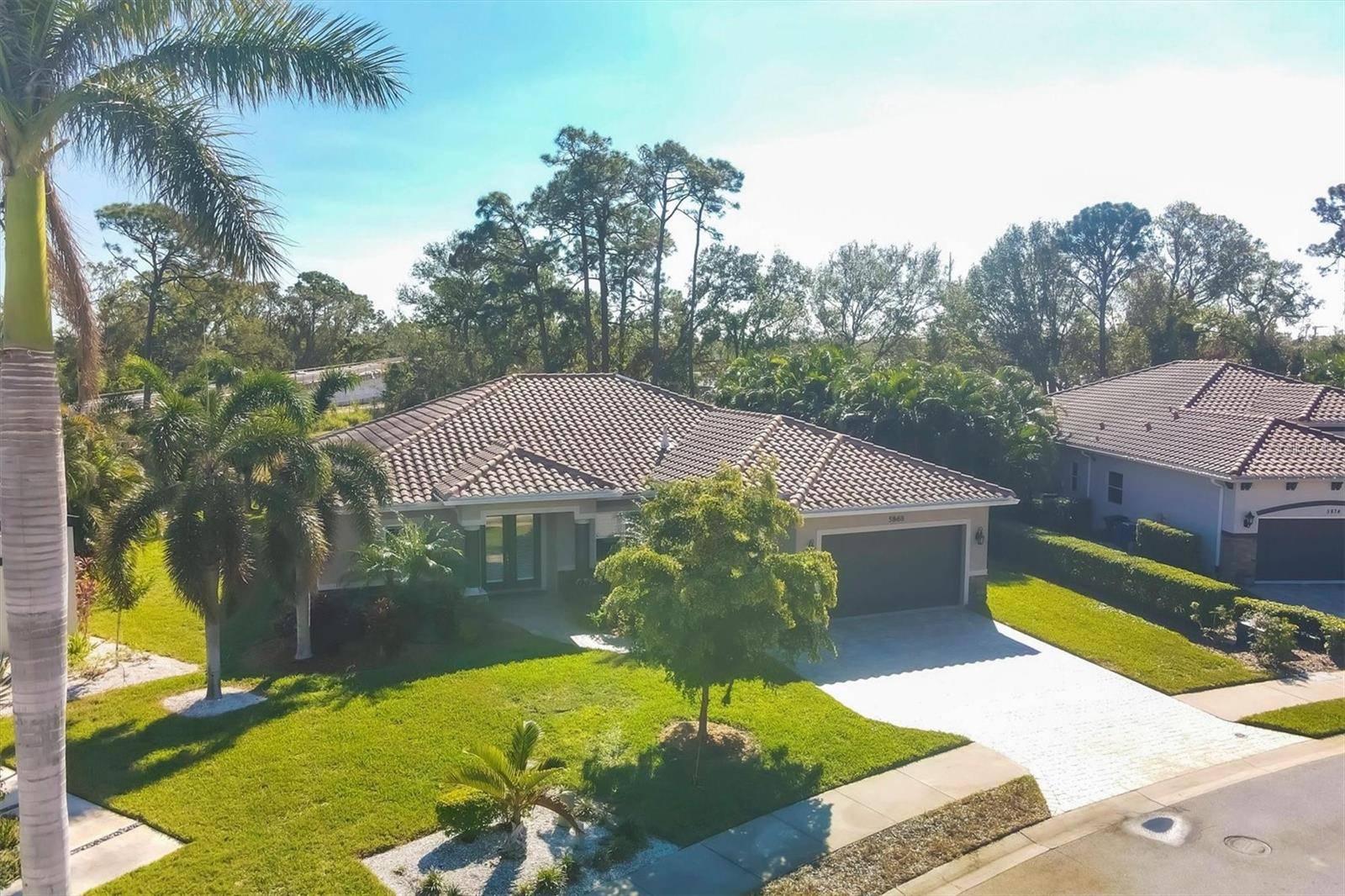 Sarasota, FL 34232,5868 MERIWETHER PL