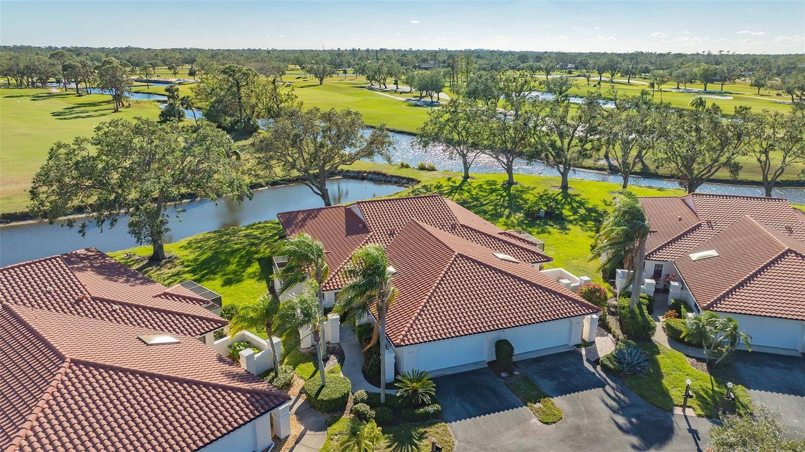 Sarasota, FL 34243,7320 GOLF POINTE CIR