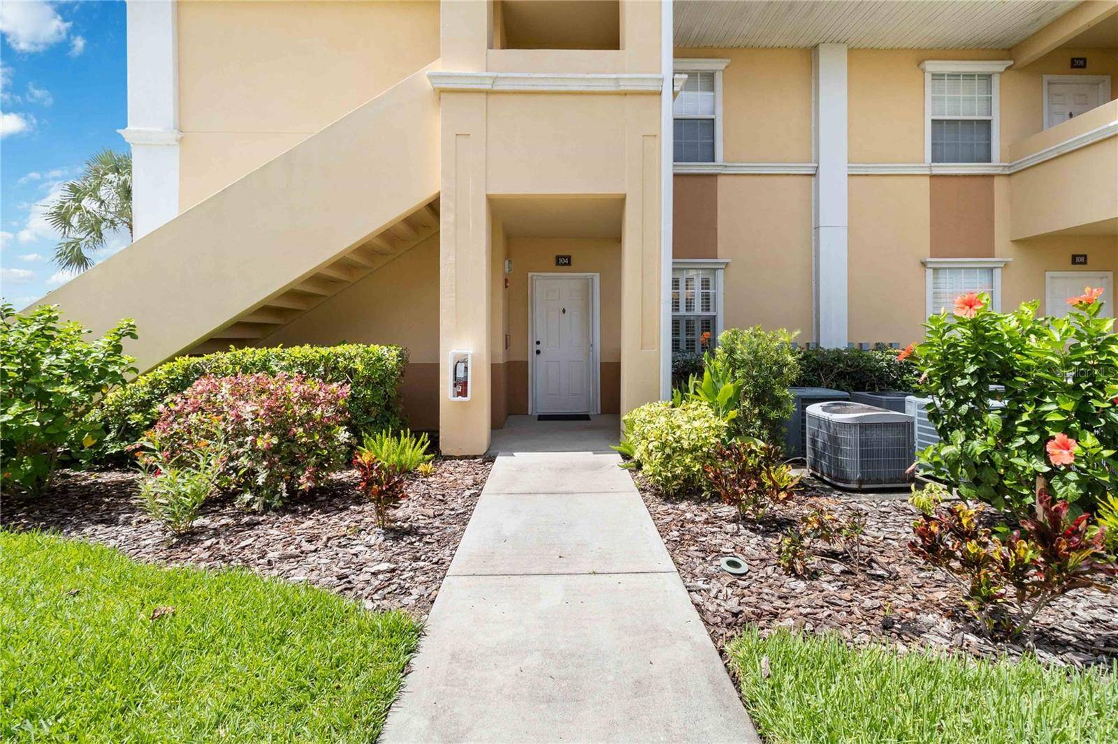 Sarasota, FL 34237,1015 VILLAGIO CIR #104