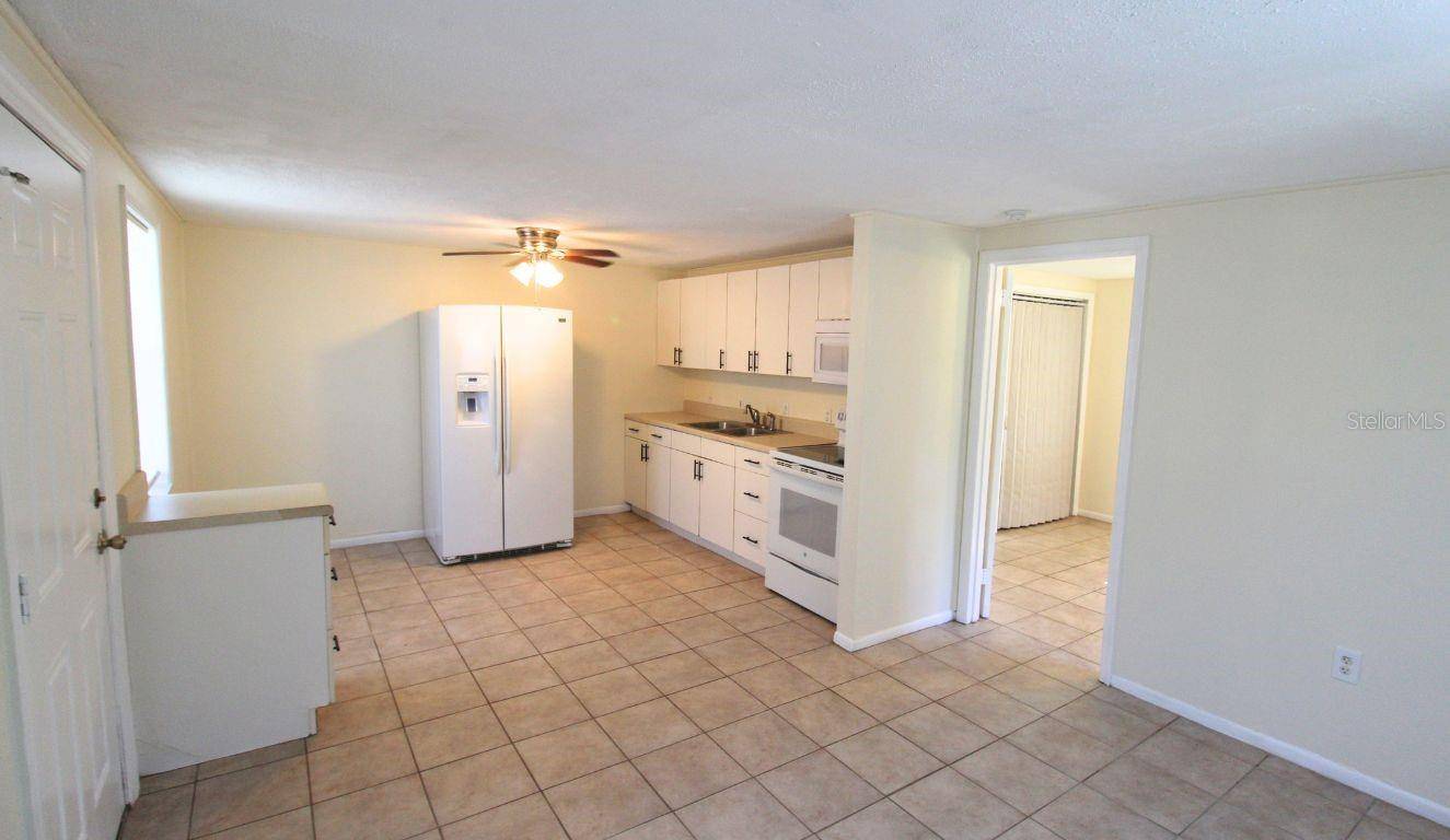 Englewood, FL 34223,255 PINEAPPLE ST #3