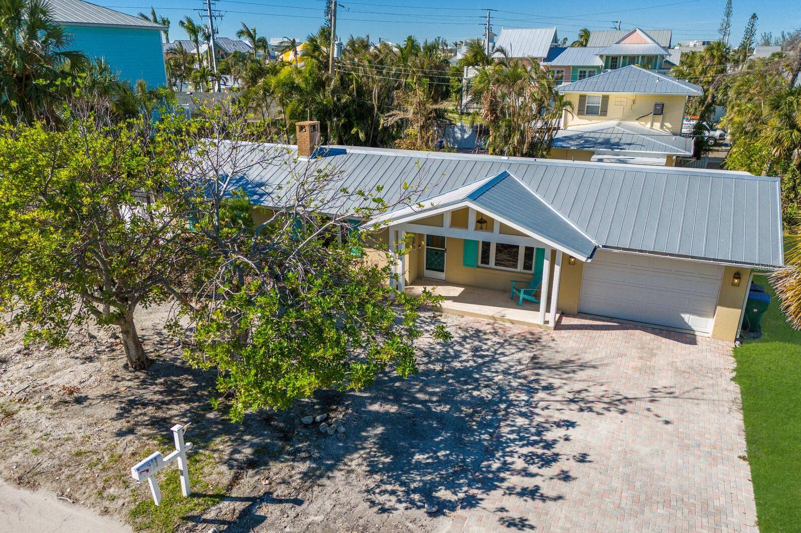 Holmes Beach, FL 34217,204 75TH ST