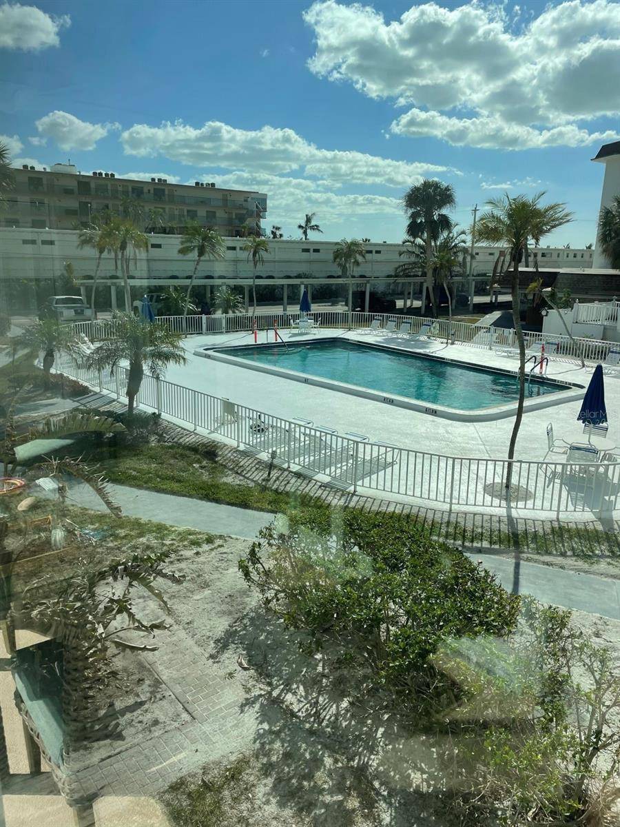 Sarasota, FL 34236,2100 BENJAMIN FRANKLIN DR #202