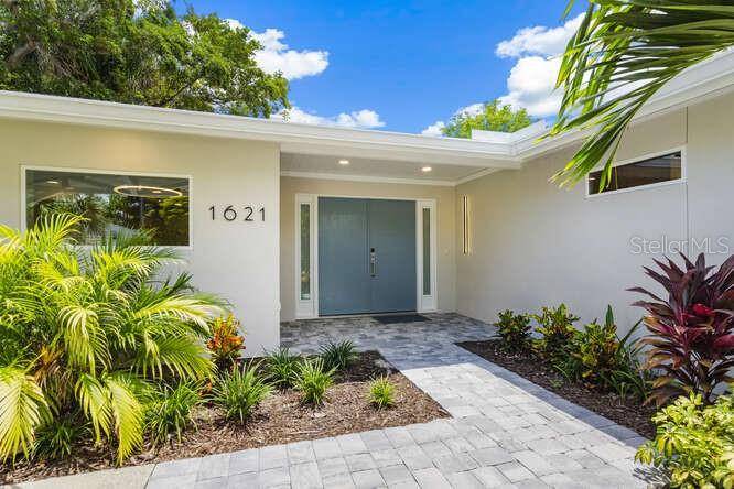 Sarasota, FL 34231,1621 PINE BAY DR