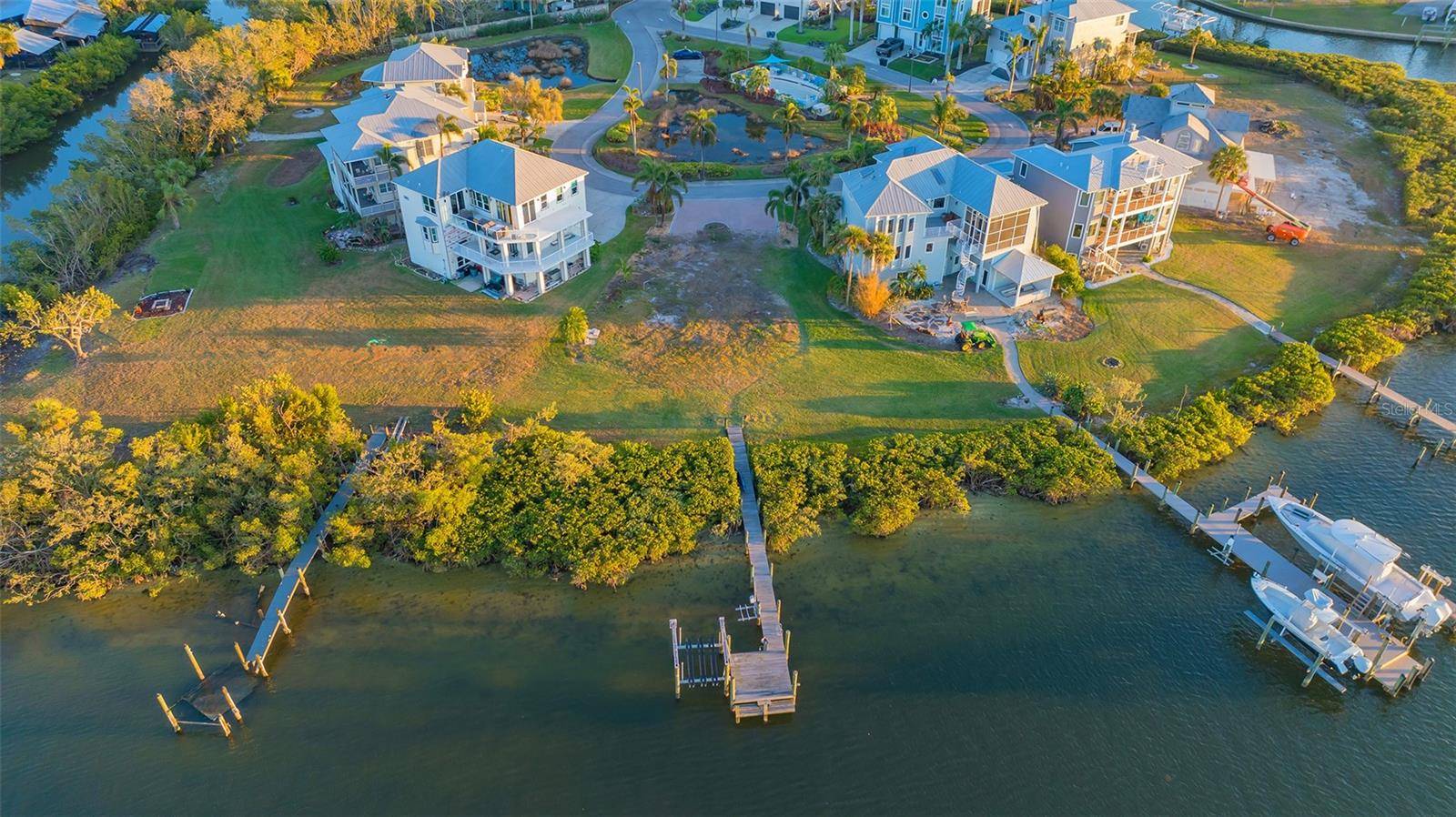 Palmetto, FL 34221,5539 2ND AVENUE CIR W