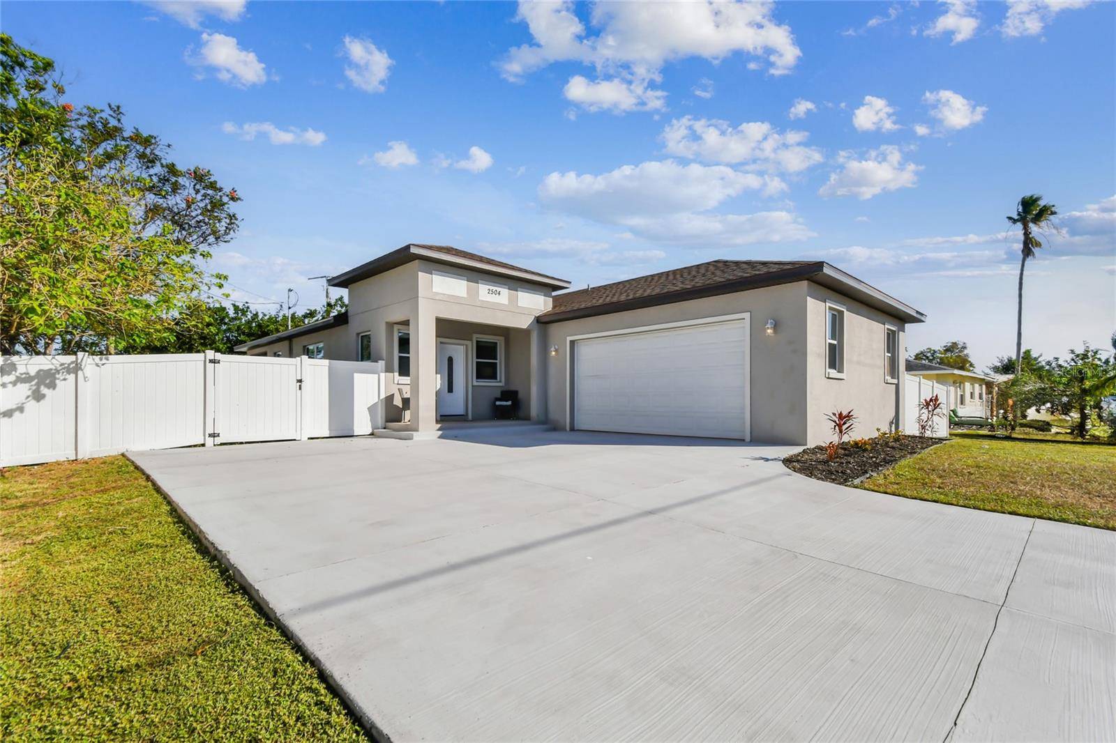 Bradenton, FL 34207,2504 FLORIDA BLVD
