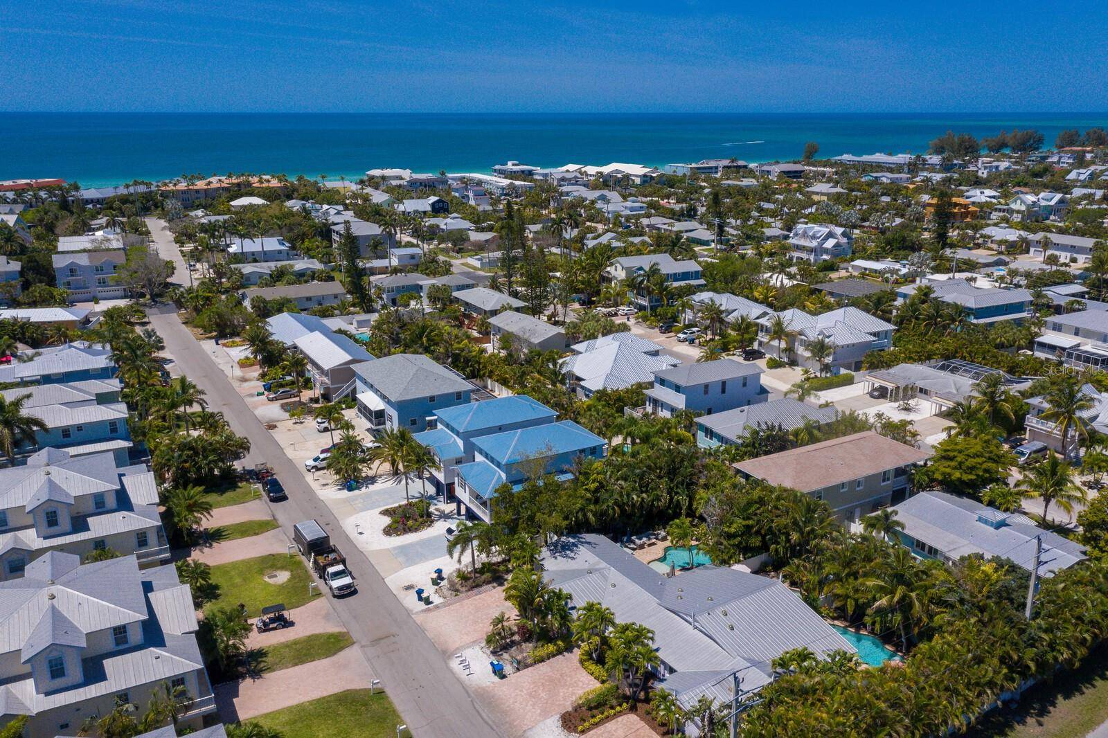 Holmes Beach, FL 34217,303 65TH ST