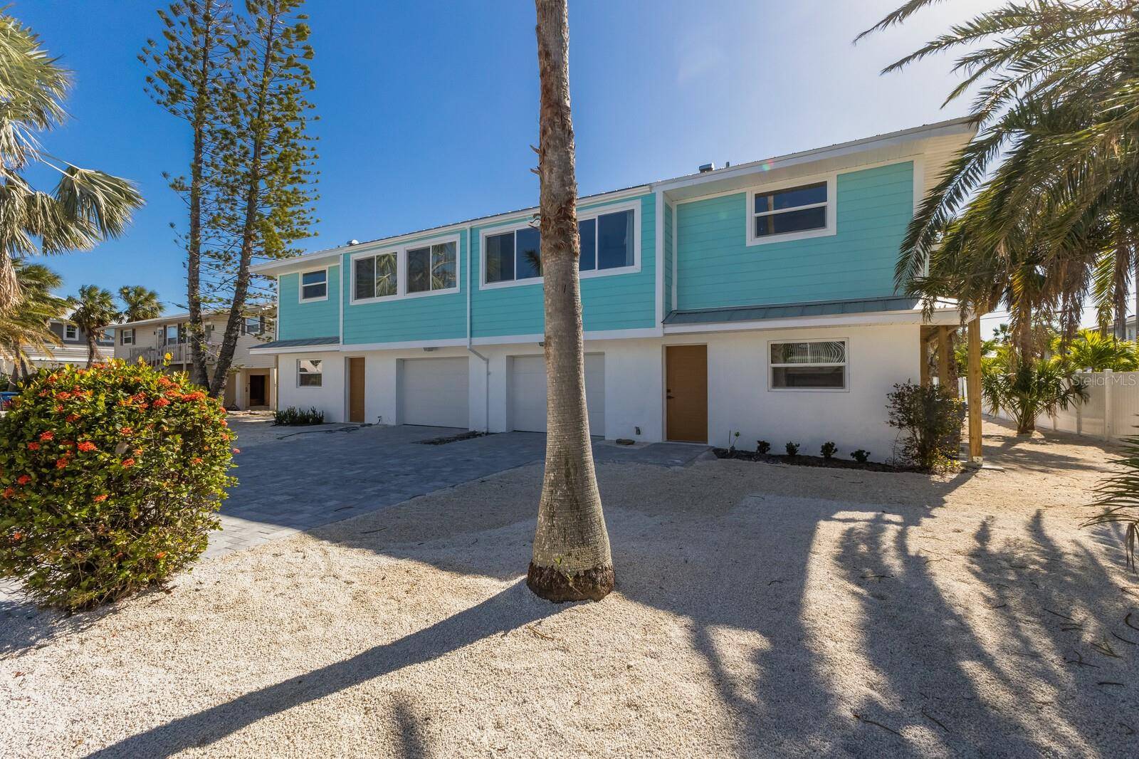 Holmes Beach, FL 34217,303 65TH ST
