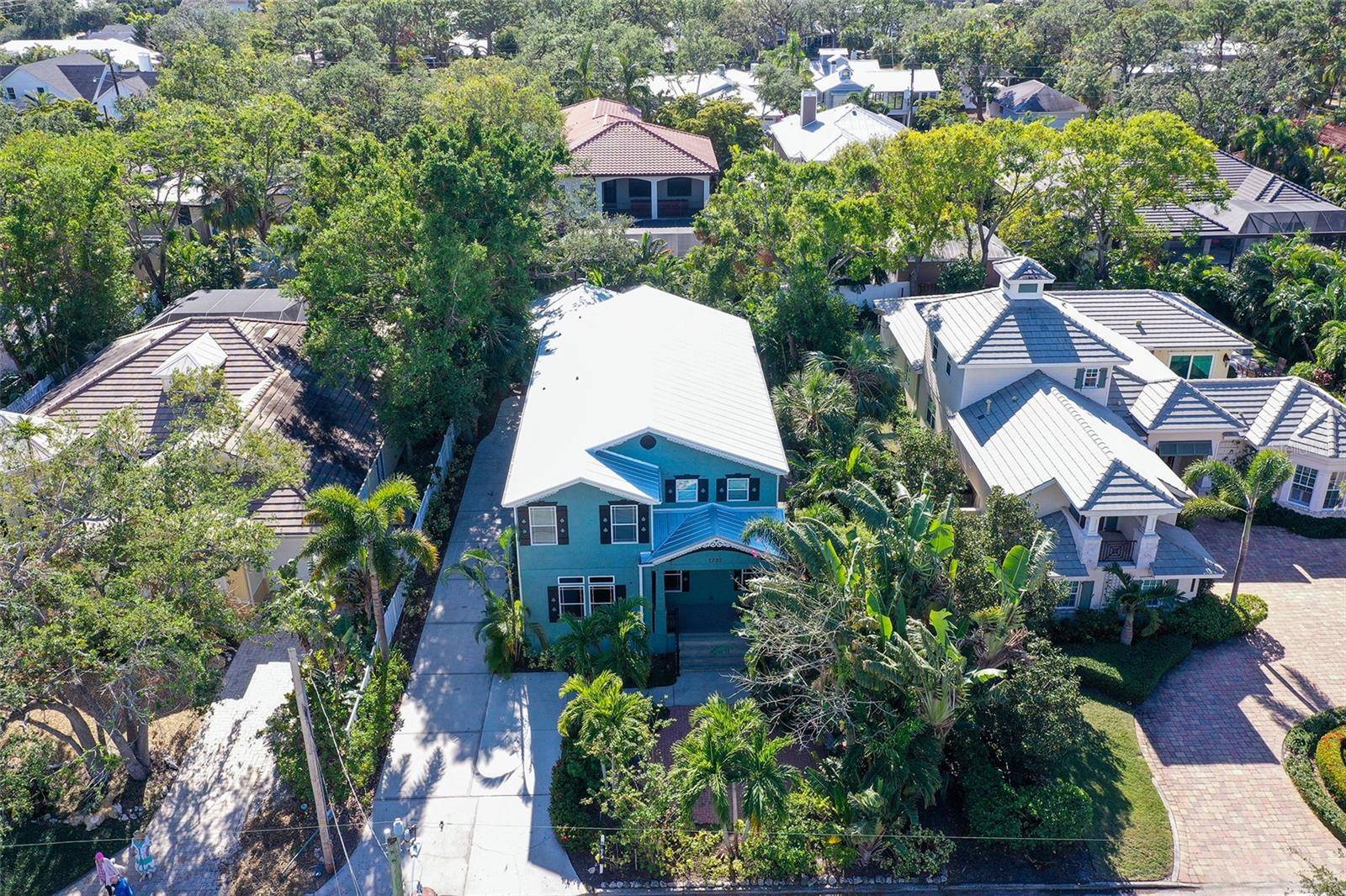 Sarasota, FL 34239,1732 HILLVIEW ST