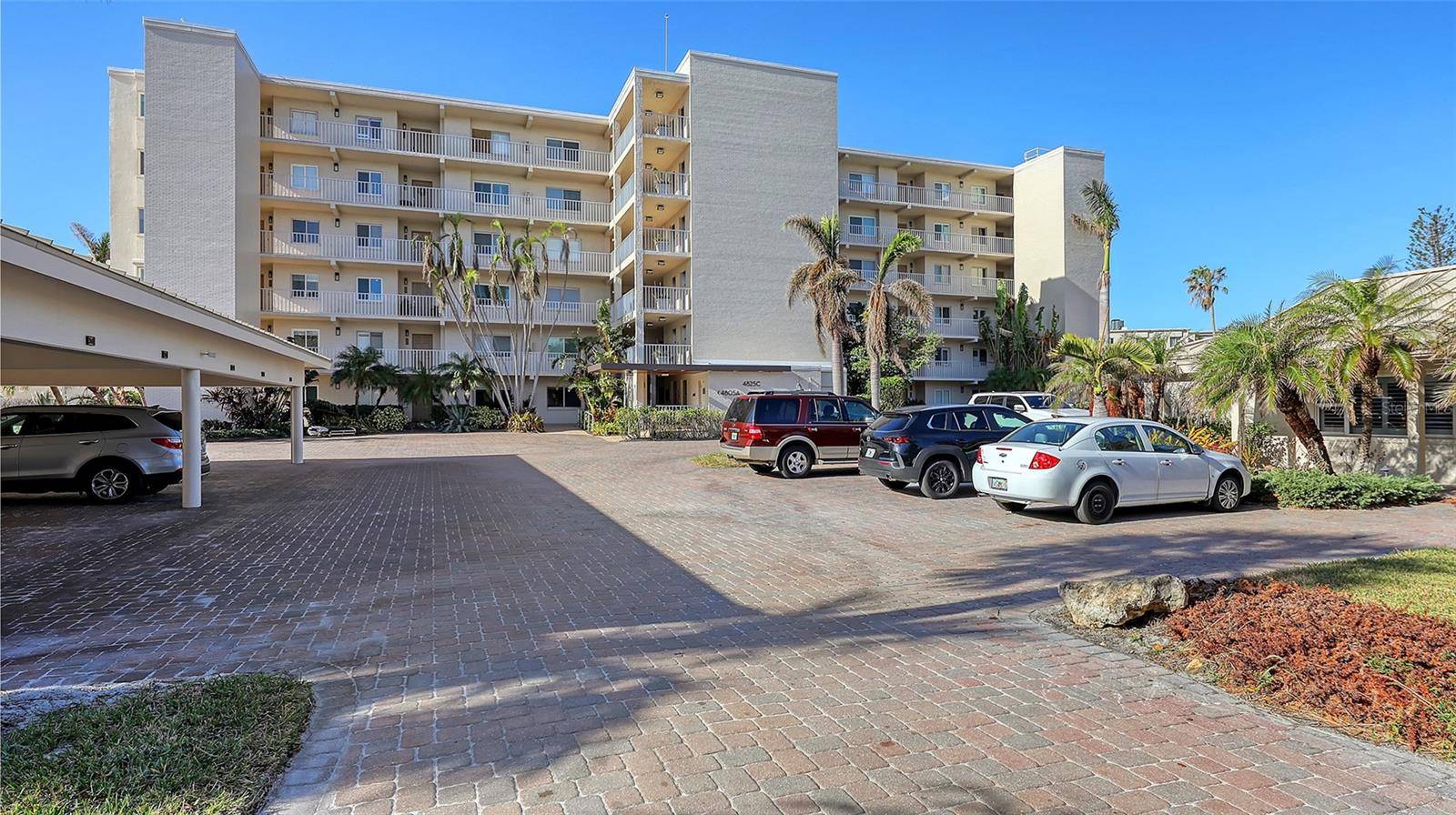 Longboat Key, FL 34228,4825 GULF OF MEXICO DR #303