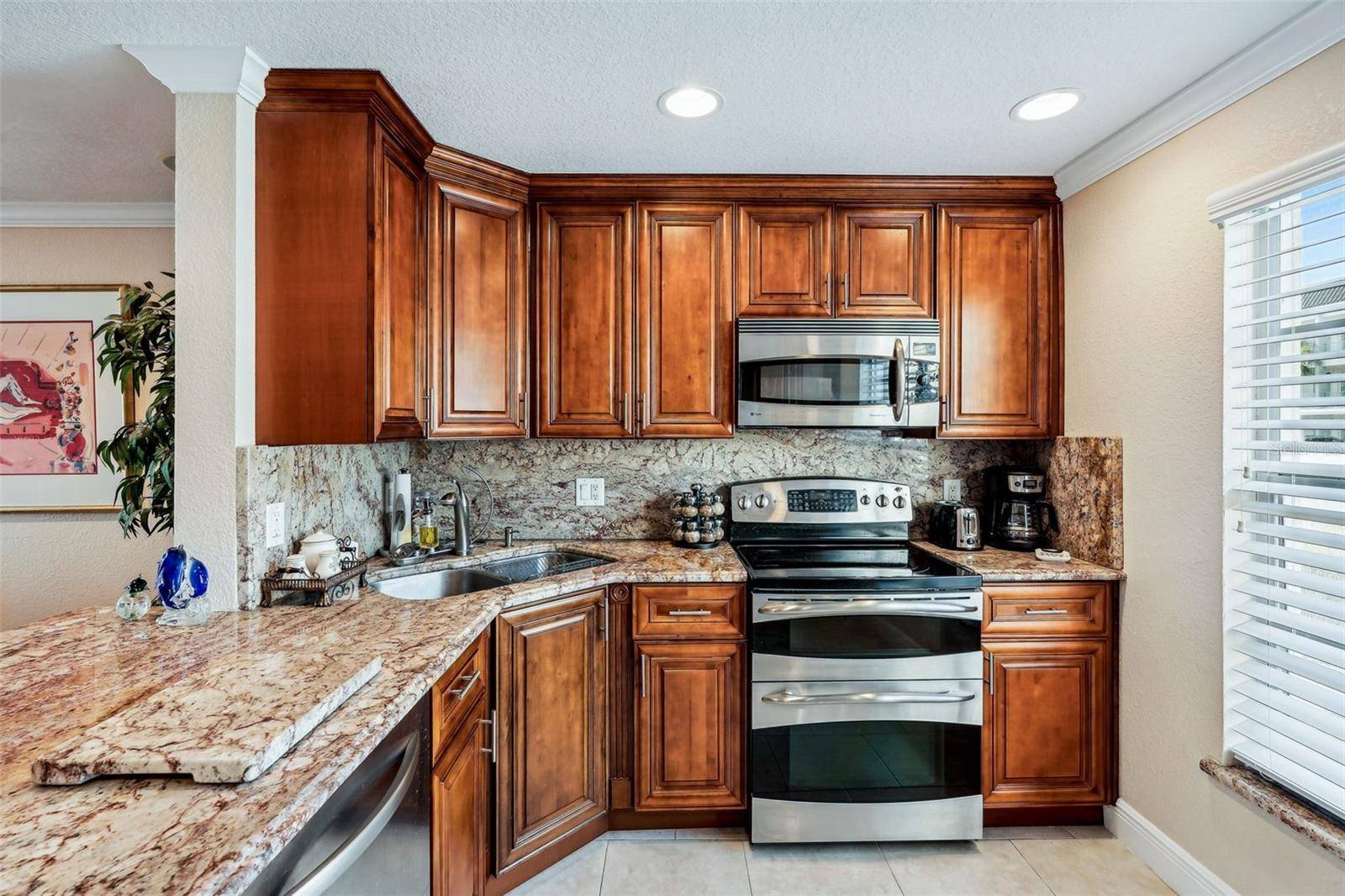 Longboat Key, FL 34228,4430 EXETER DR #M108