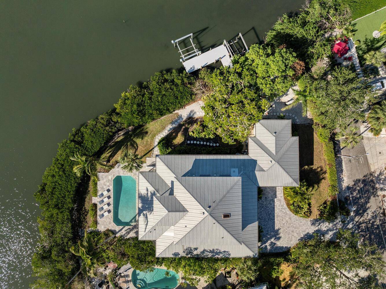 Sarasota, FL 34236,1718 BAY ST