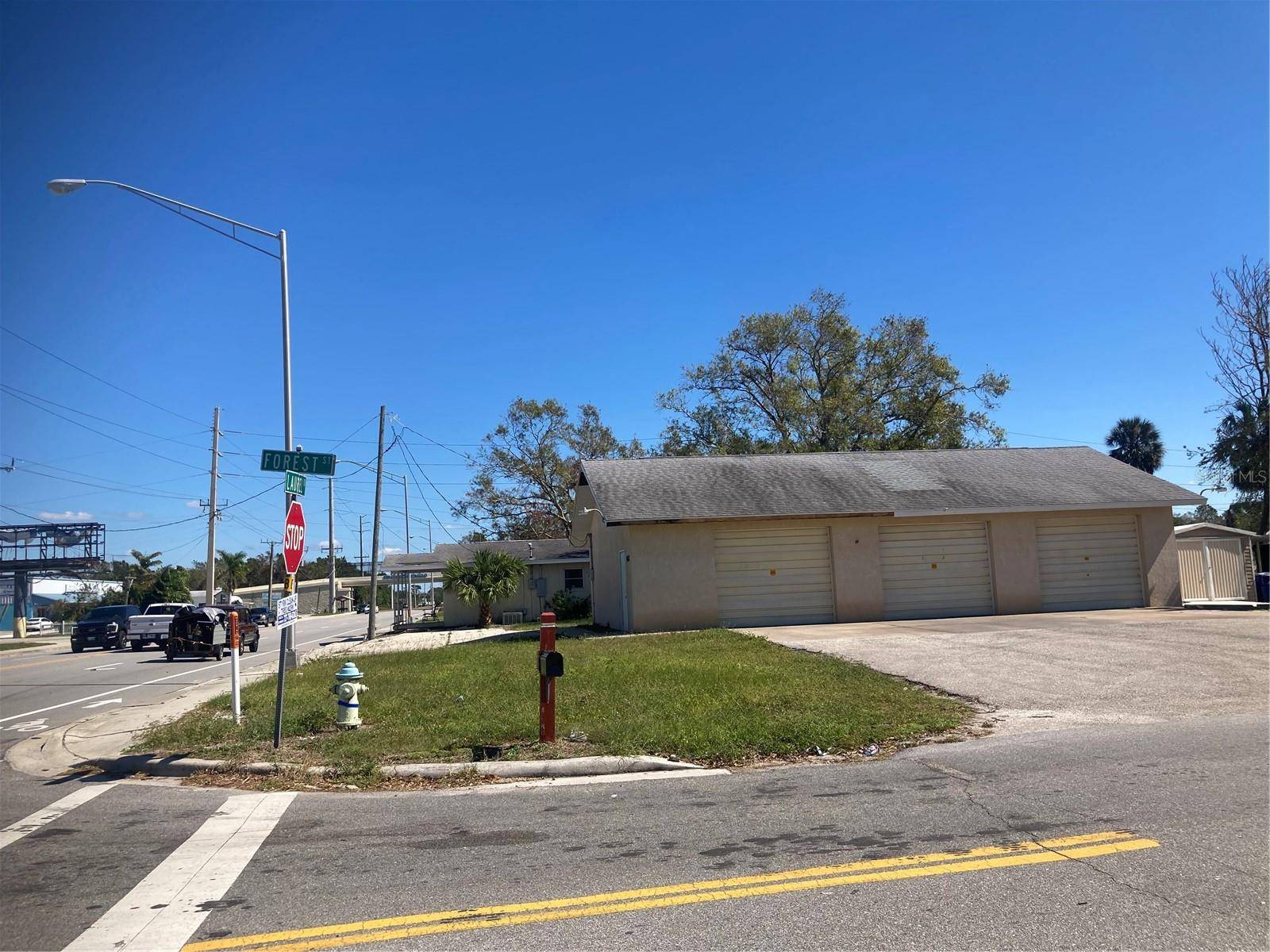 Nokomis, FL 34275,406 LAUREL RD E