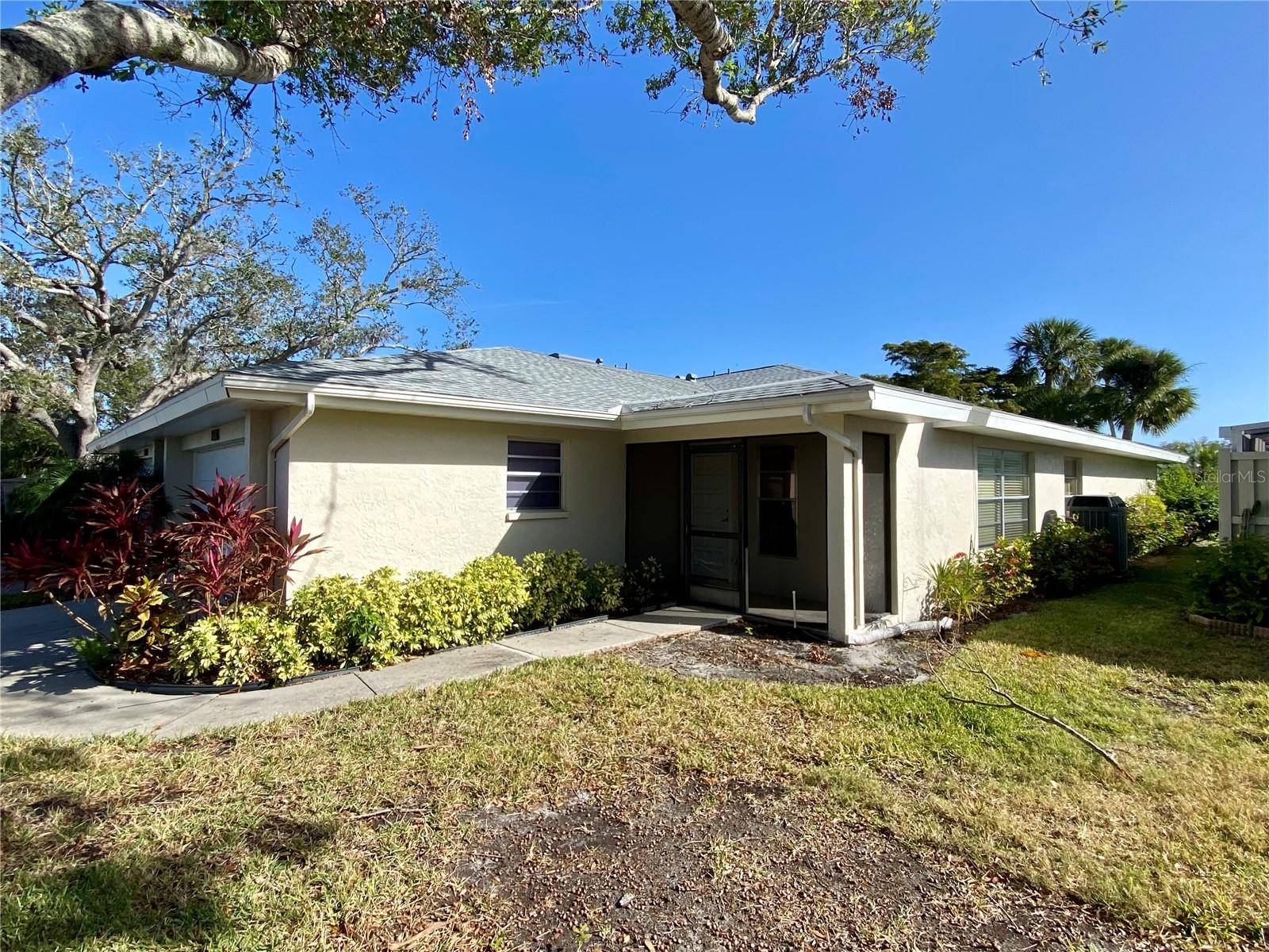 Sarasota, FL 34233,4339 BOWLING GREEN CIR #19