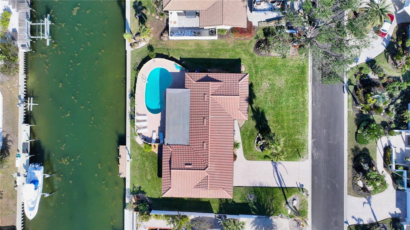 Longboat Key, FL 34228,537 HALYARD LN