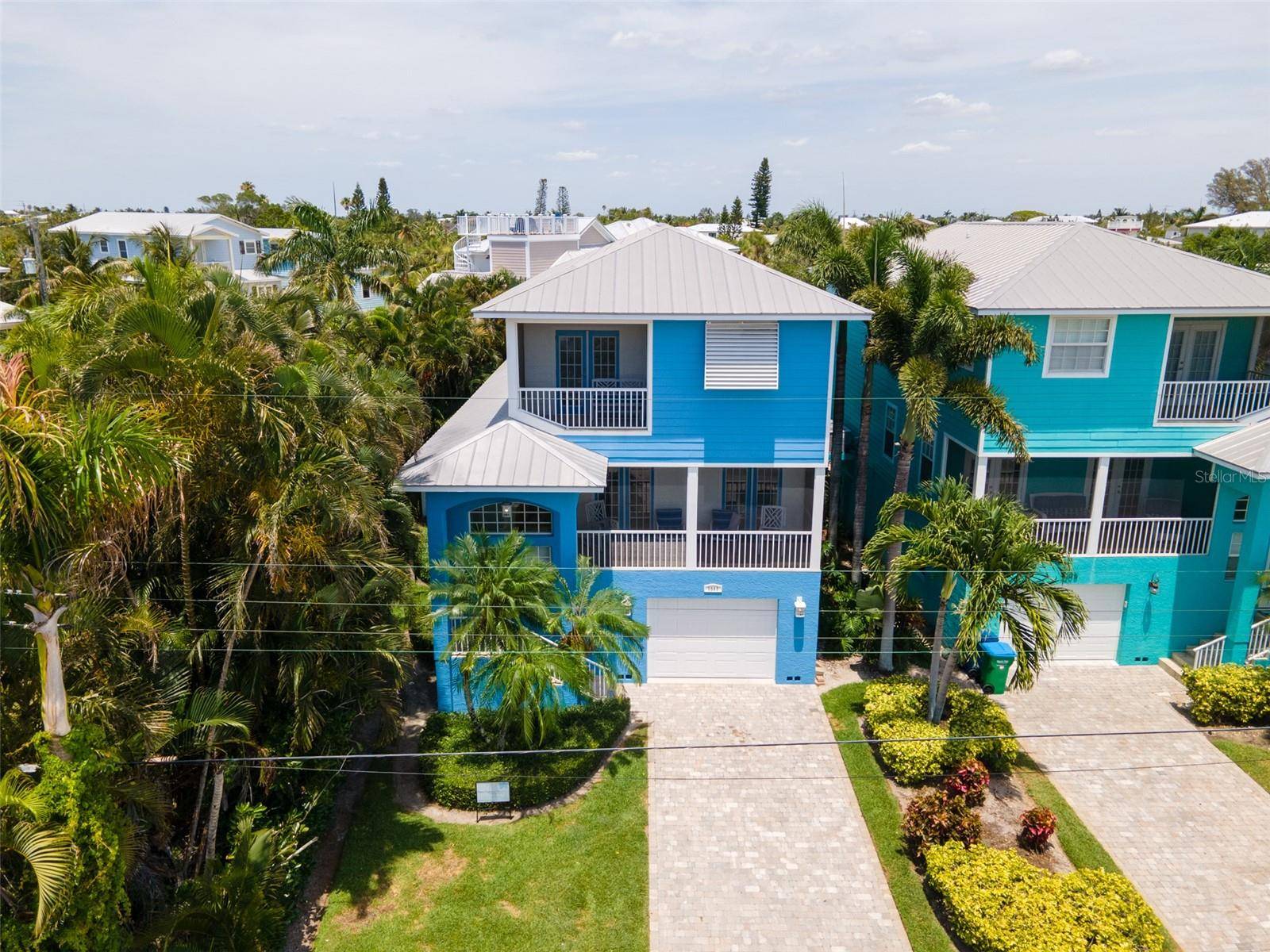 Holmes Beach, FL 34217,7007 HOLMES BLVD