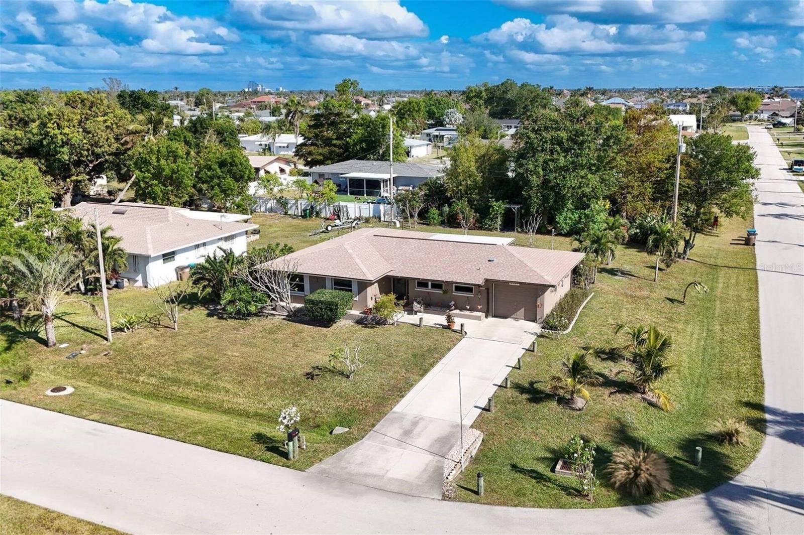 Cape Coral, FL 33904,2717 SE 17TH PL