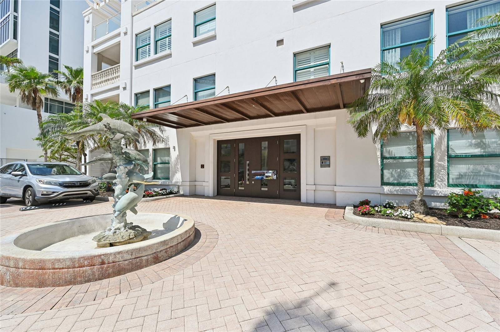 Sarasota, FL 34236,258 GOLDEN GATE PT #801