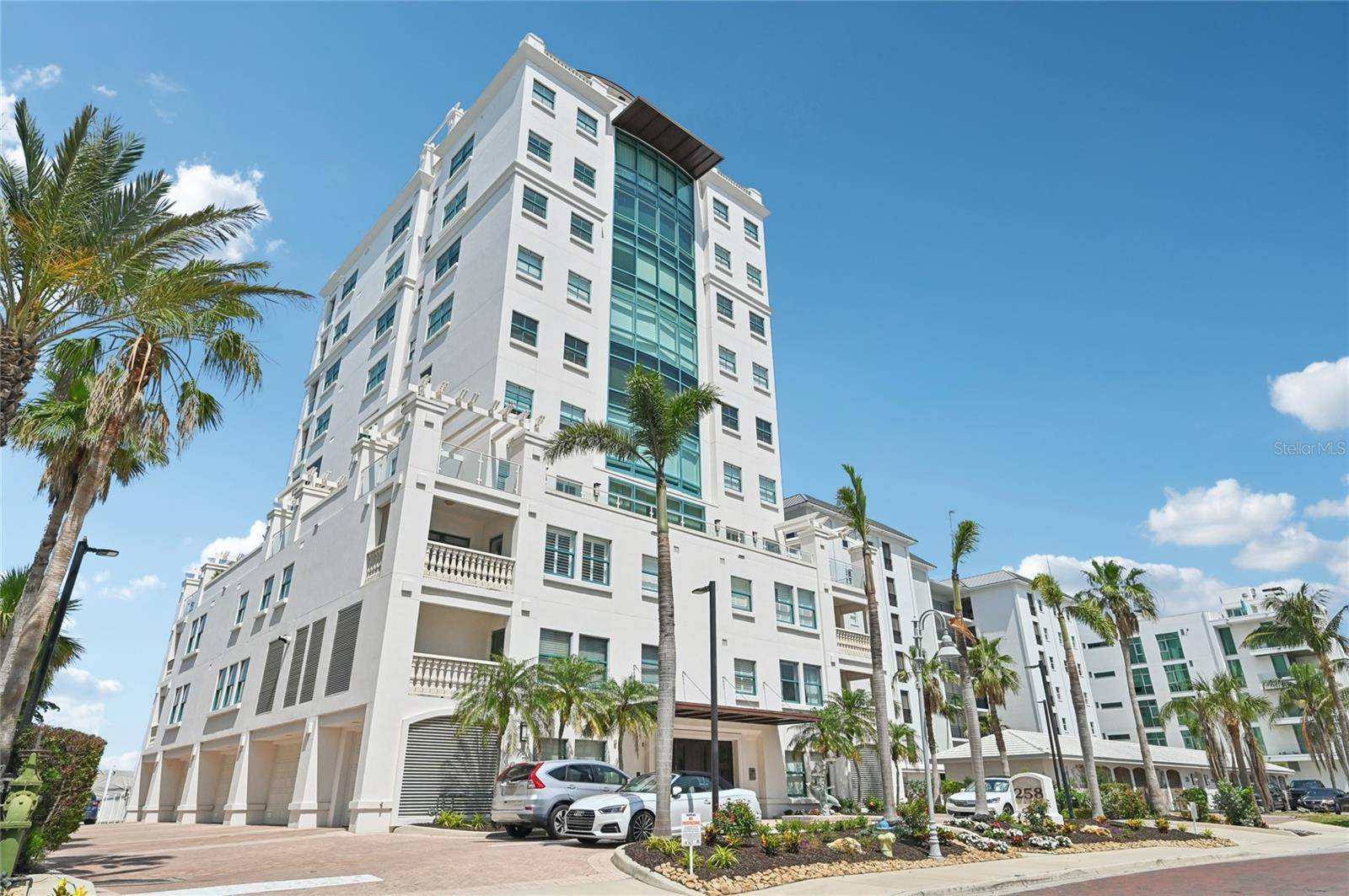 Sarasota, FL 34236,258 GOLDEN GATE PT #801
