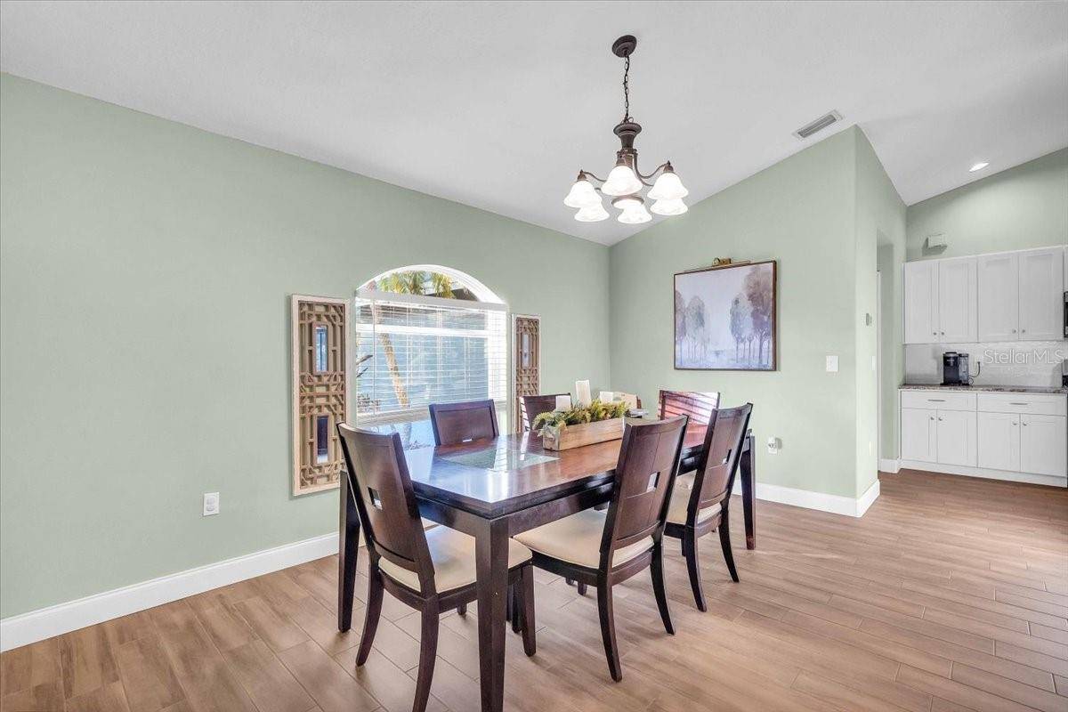 Sarasota, FL 34233,4877 POST POINTE DR