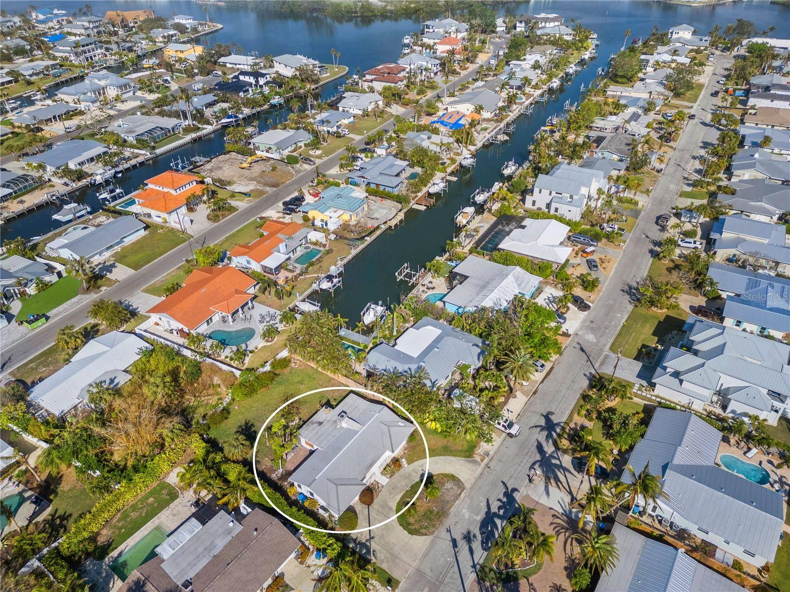 Holmes Beach, FL 34217,510 69TH ST