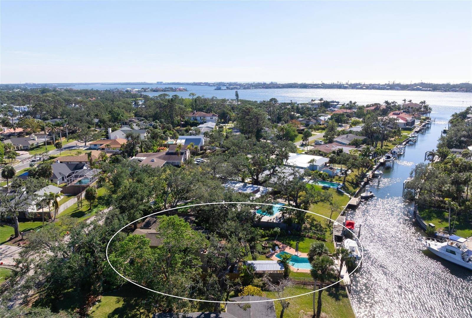 Sarasota, FL 34231,1827 BAYWOOD DR