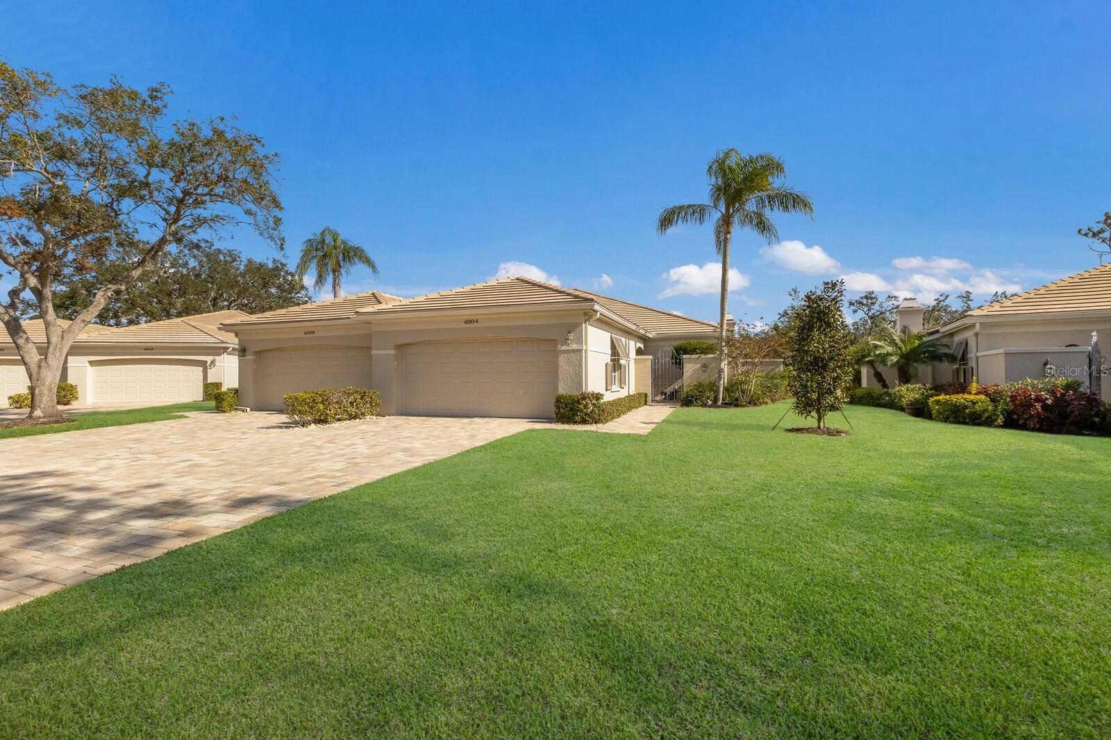 Sarasota, FL 34235,4004 OAKLEY GREENE #37