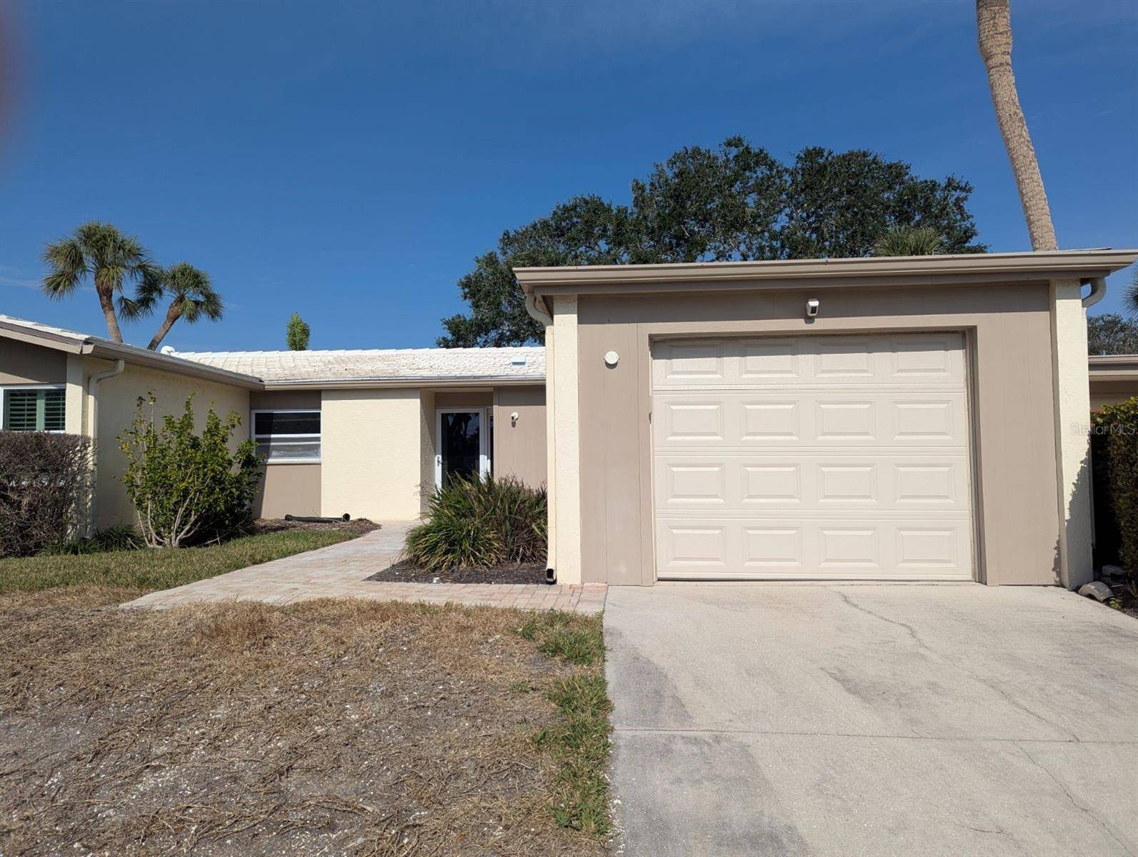 Sarasota, FL 34242,111 WHISPERING SANDS CIR #V38