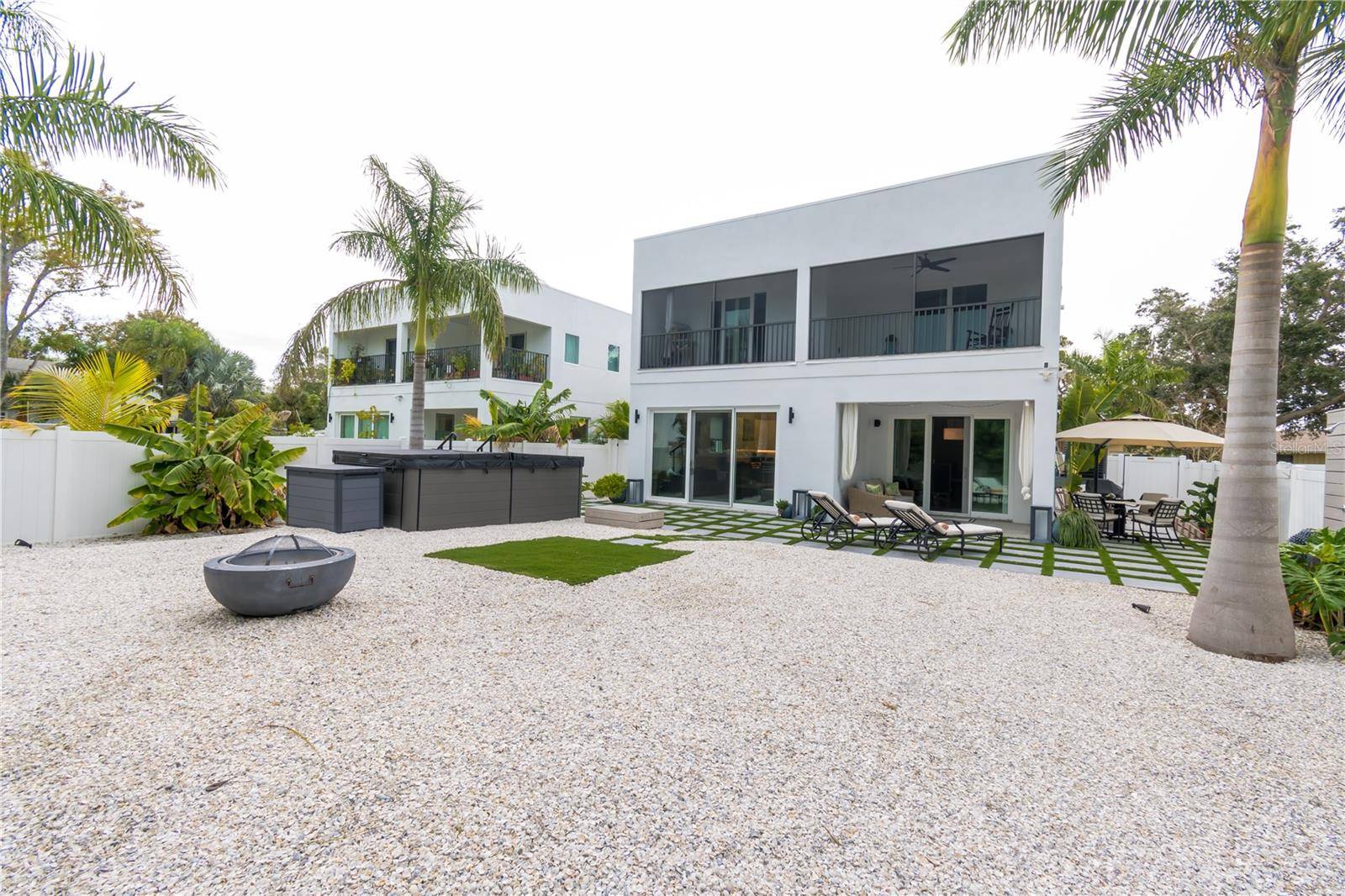 Sarasota, FL 34231,5906 LARCHWOOD AVE