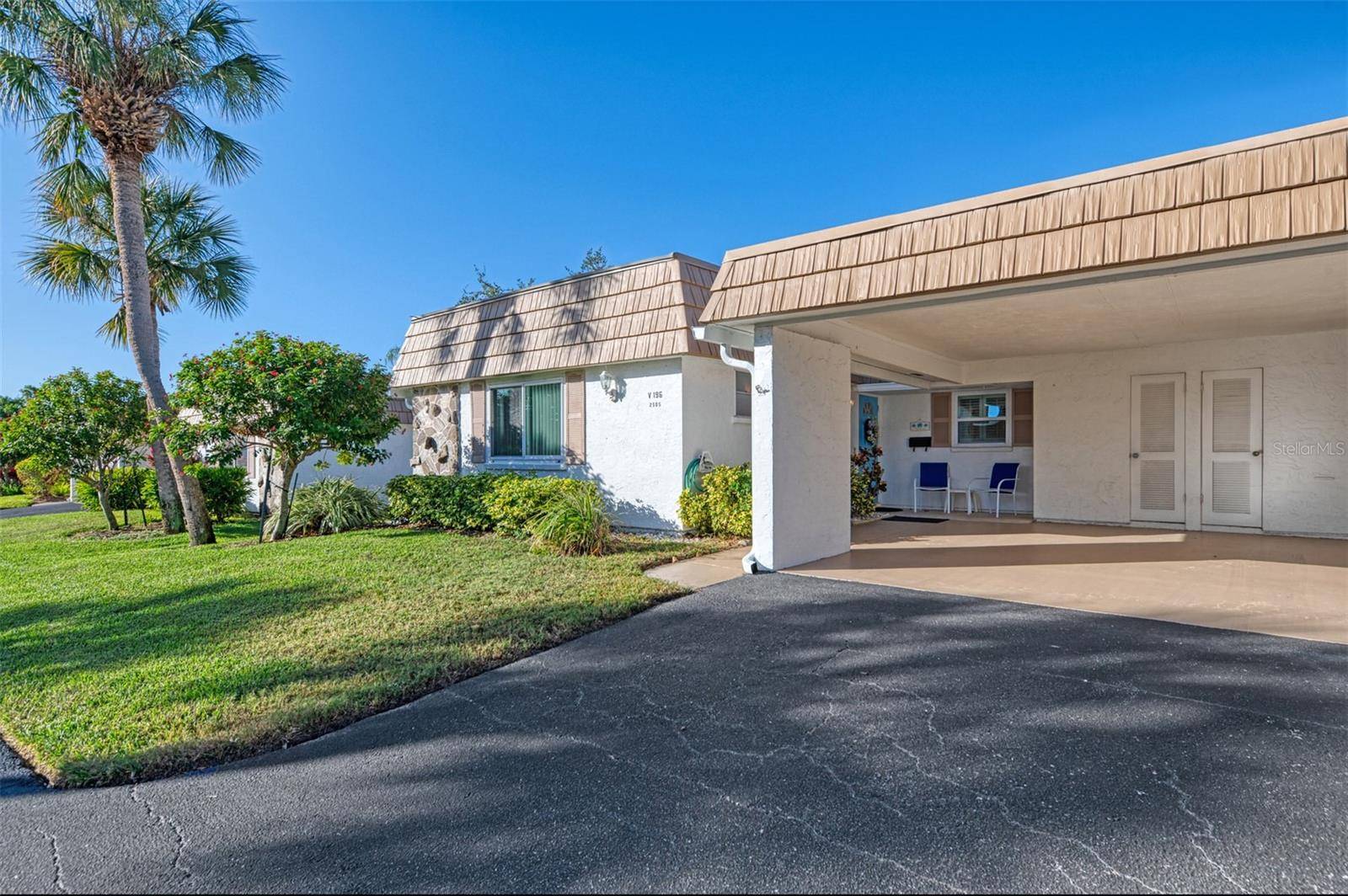 Sarasota, FL 34231,2505 RIVERBLUFF Pkwy #V196